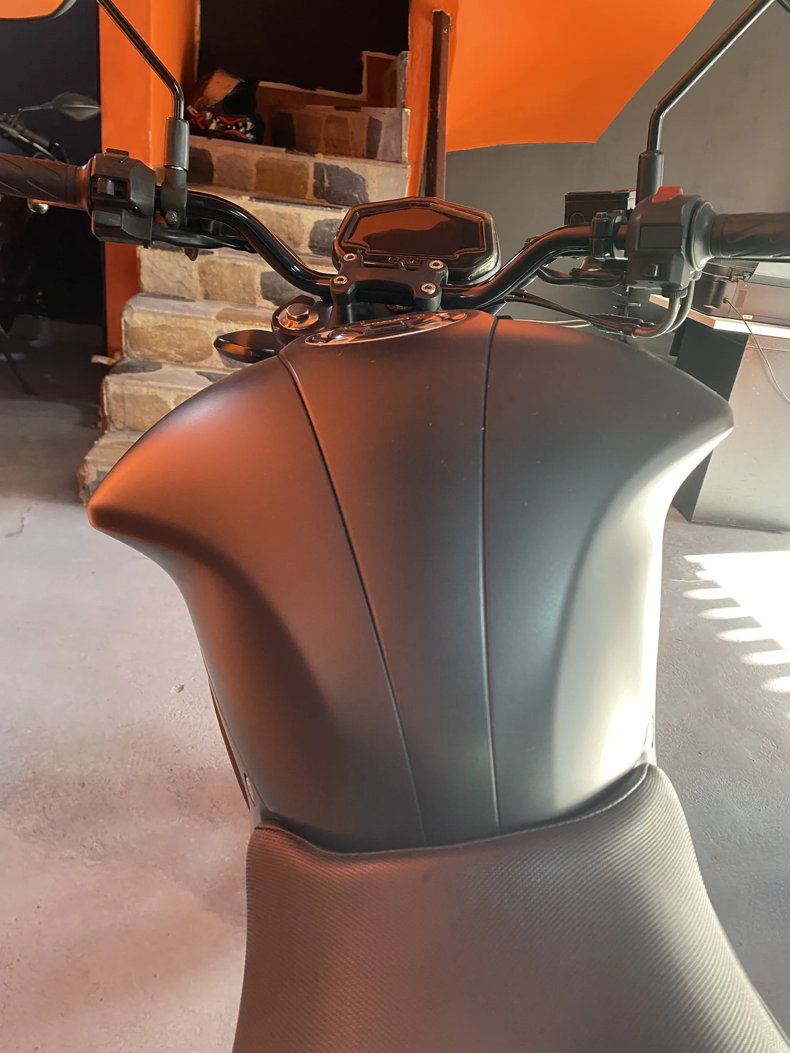SUZUKI GIXXER foto 6
