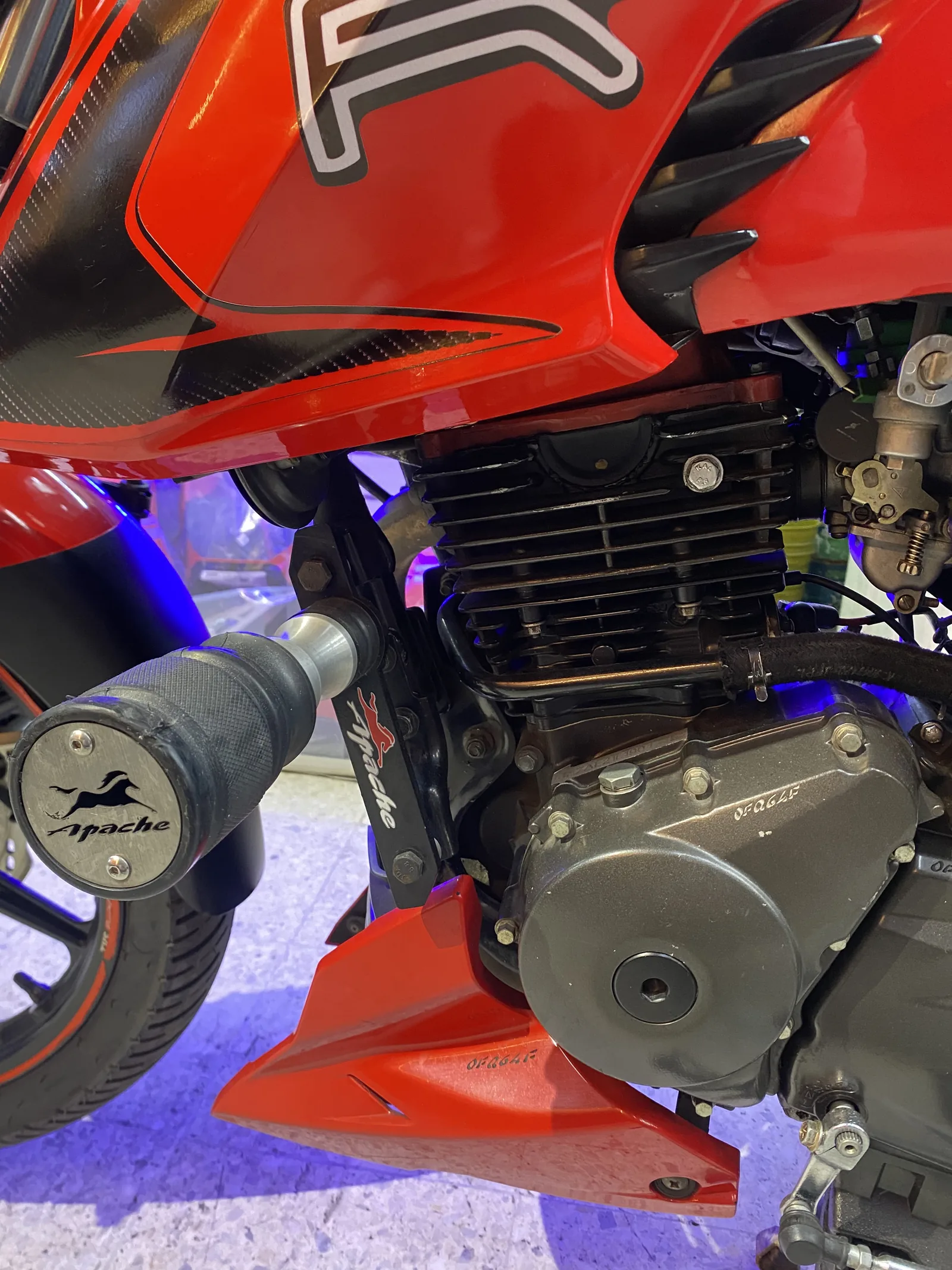 TVS APACHE RTR foto 2