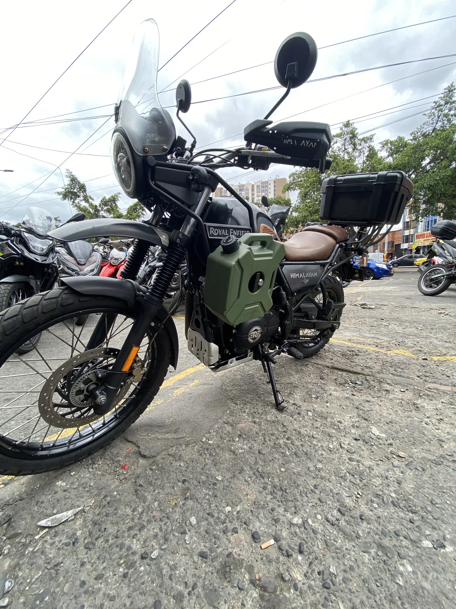 ROYAL ENFIELD HIMALAYAN foto 1