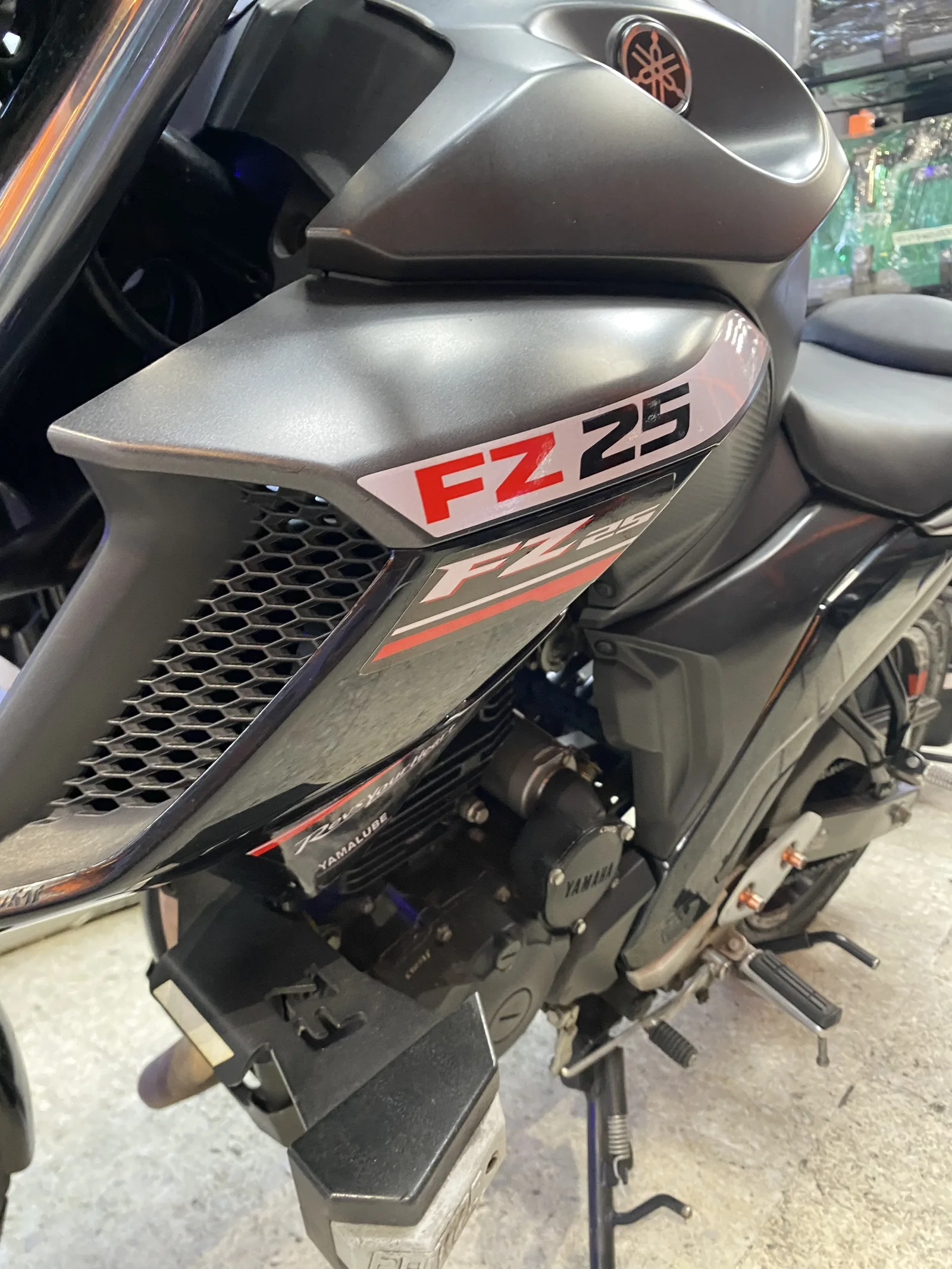 YAMAHA FZ 25 foto 3