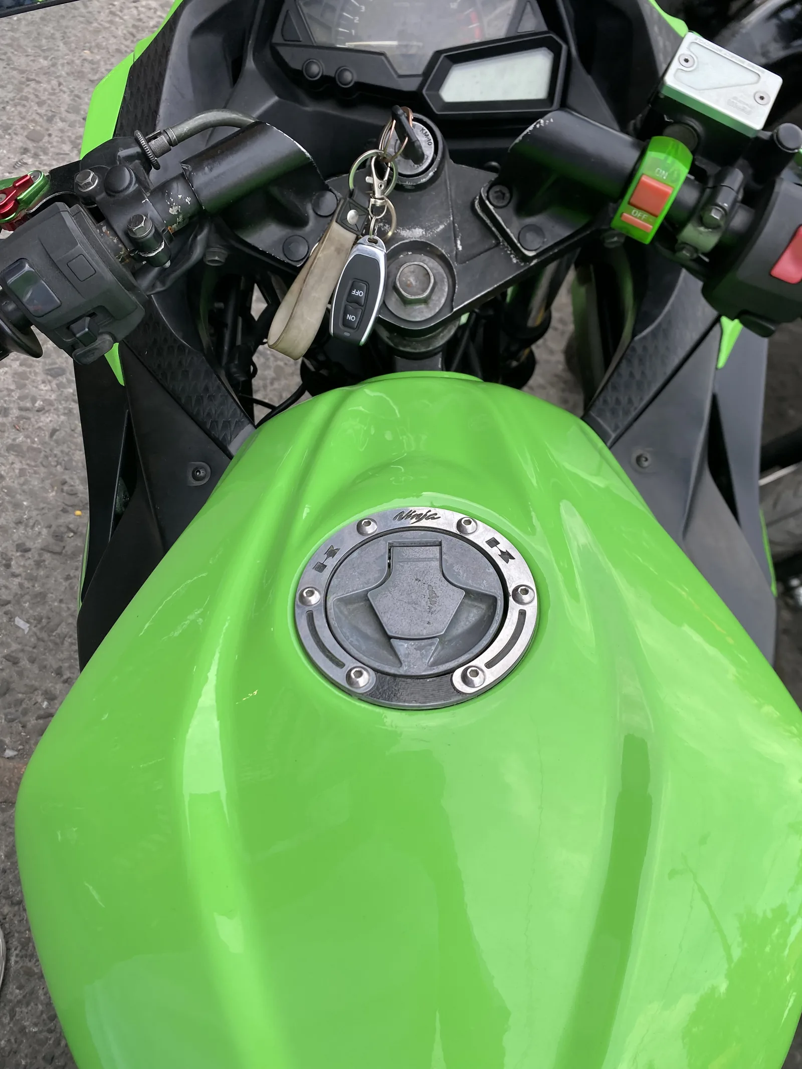 KAWASAKI NINJA foto 2