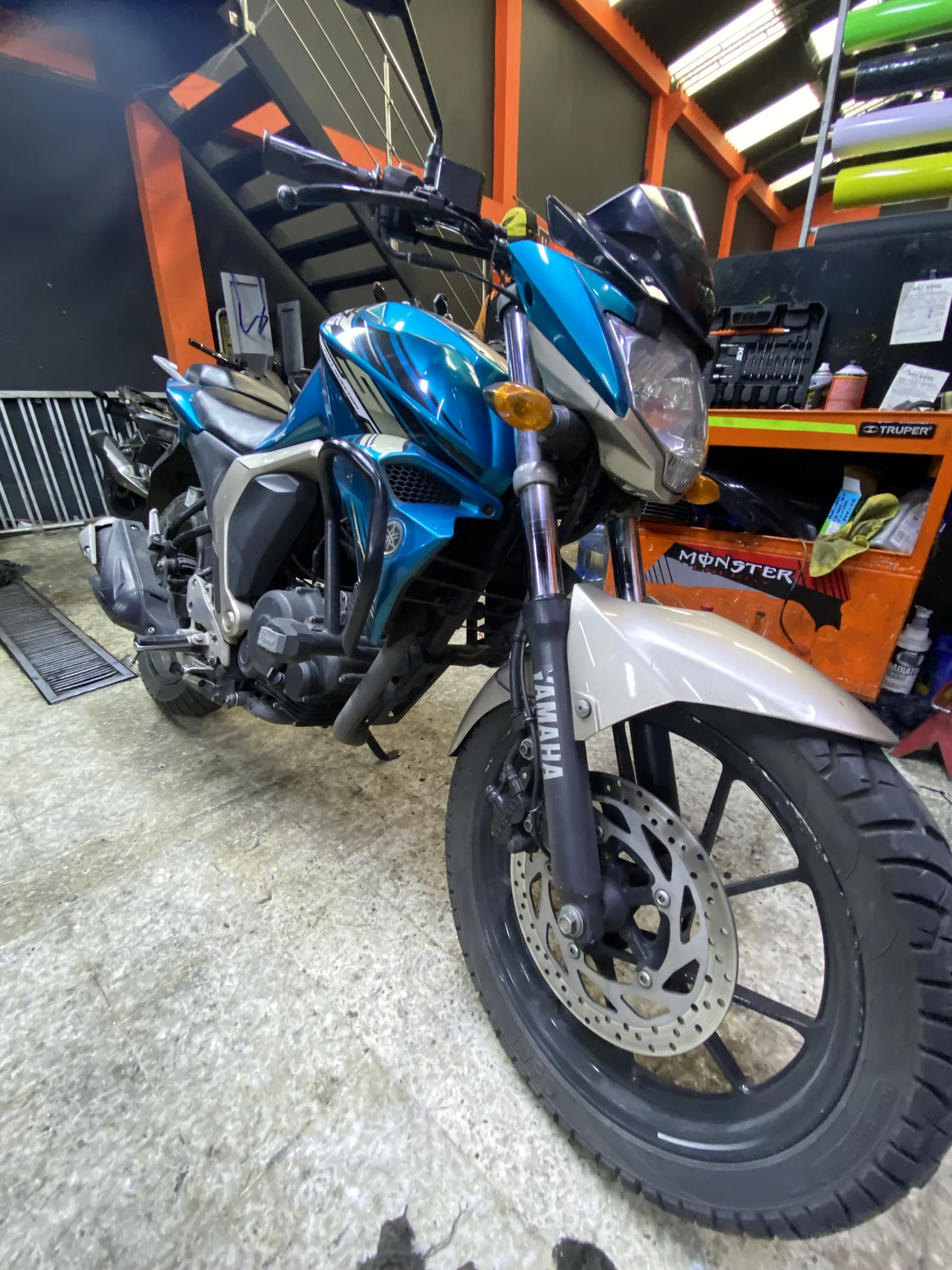YAMAHA FZ foto 1