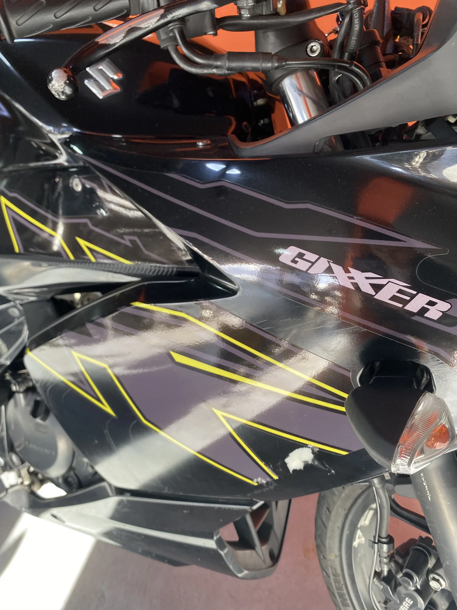 SUZUKI GIXXER SF foto 4