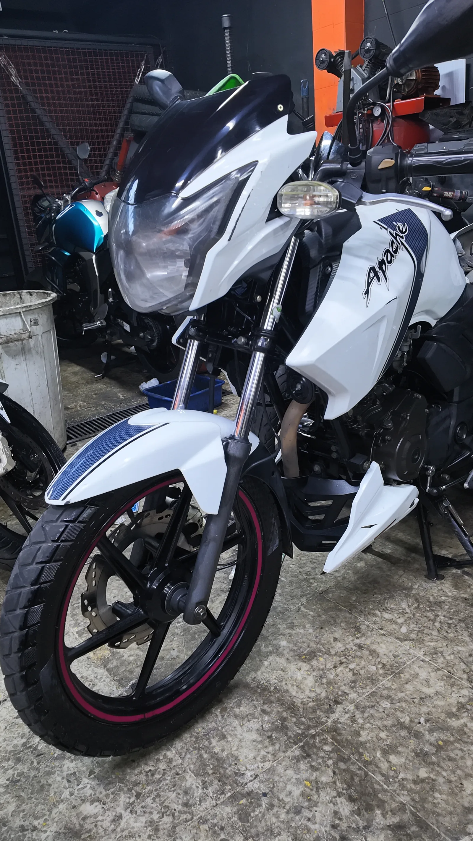 TVS APACHE 160 2V foto 3