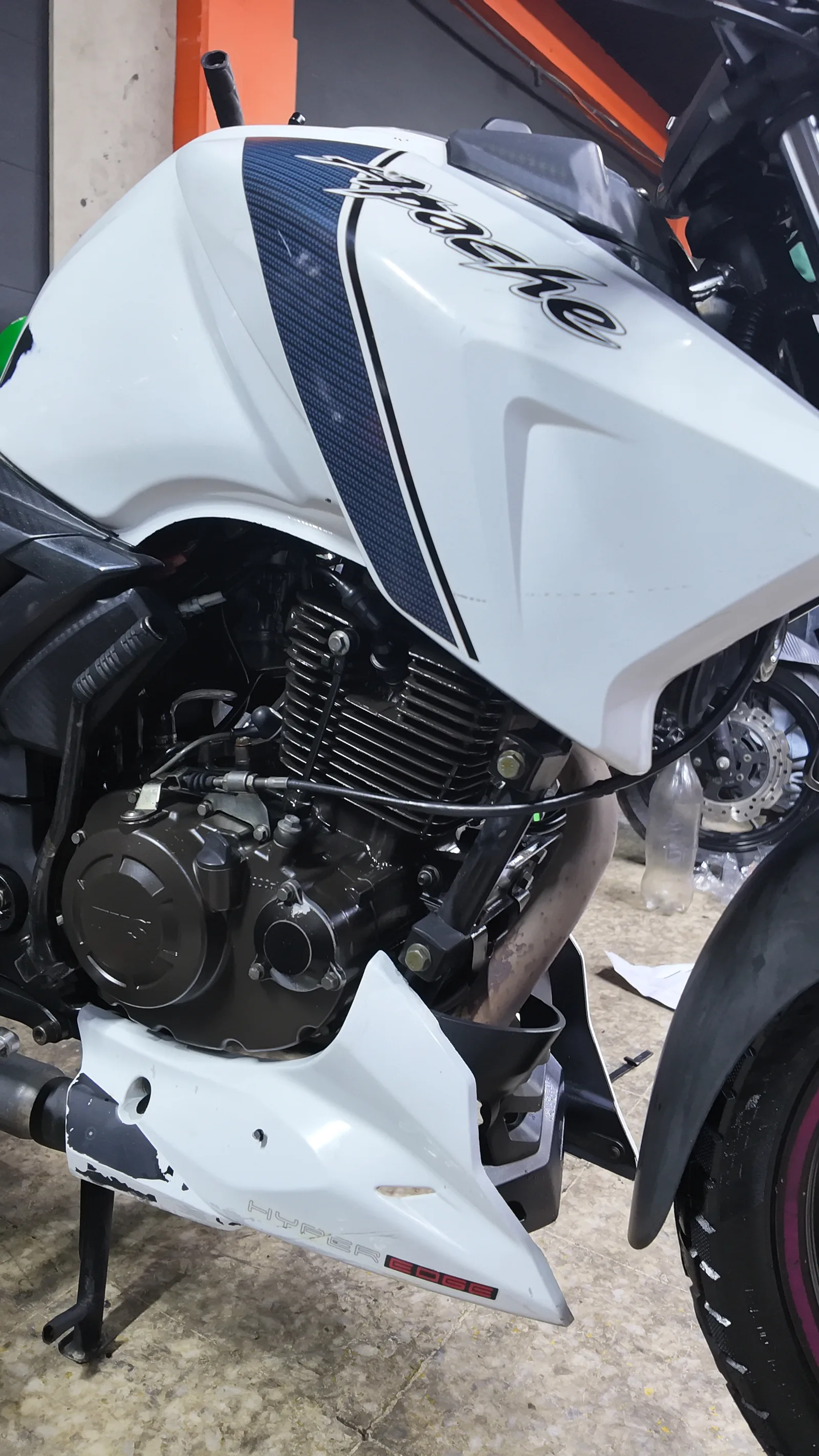 TVS APACHE 160 2V foto 1