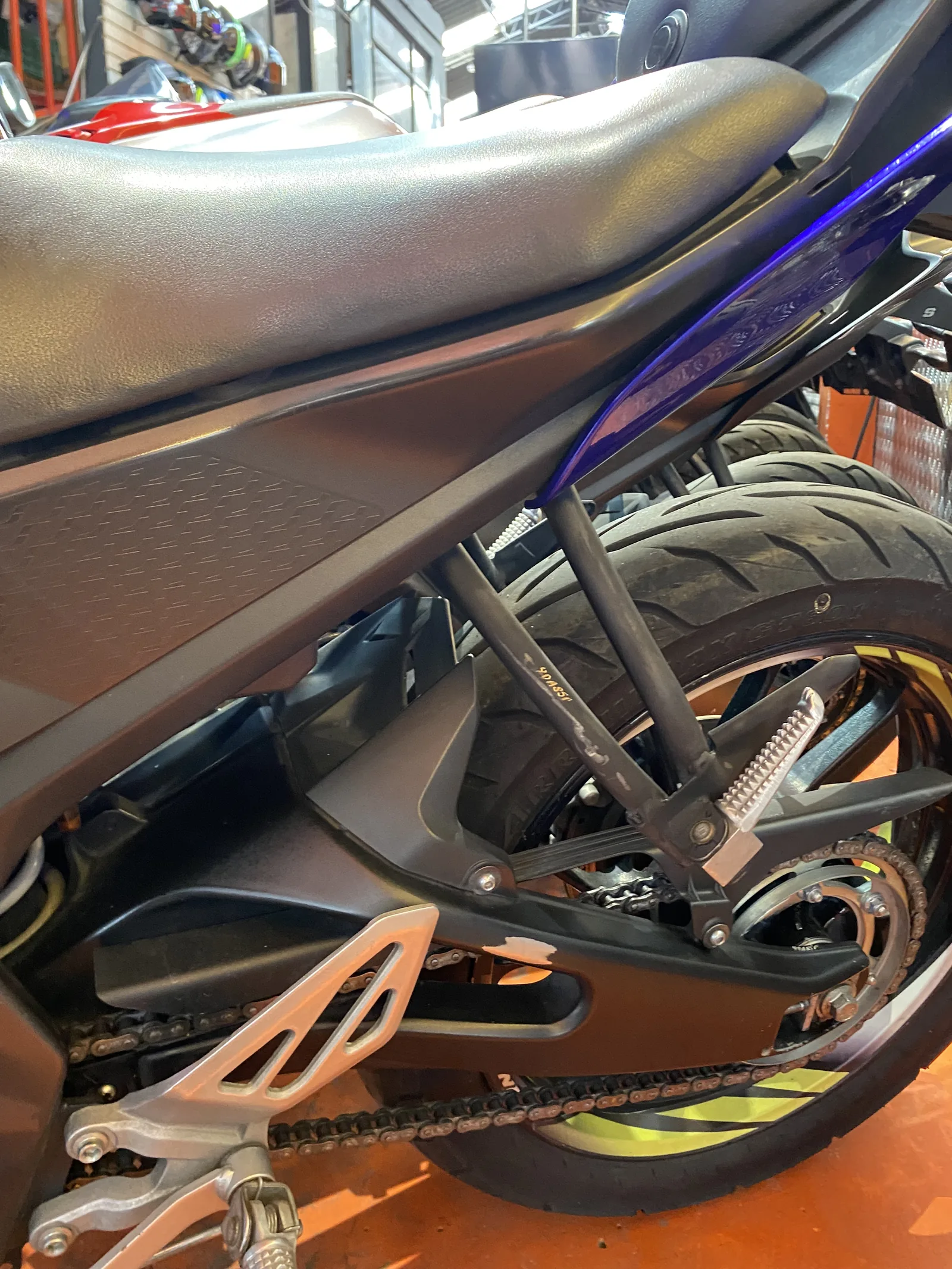 YAMAHA YZF-R15 foto 1