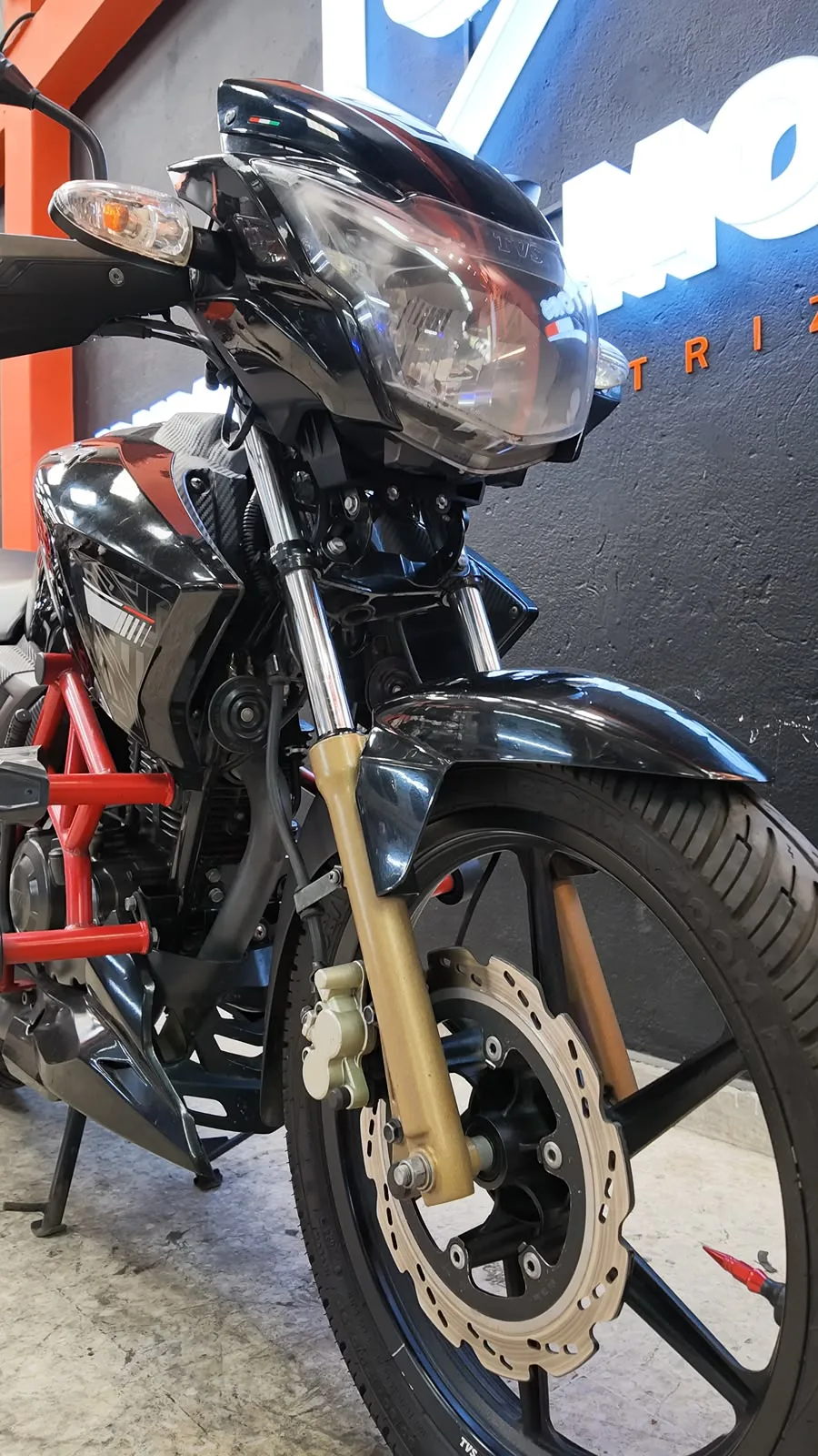 TVS APACHE 2V foto 6