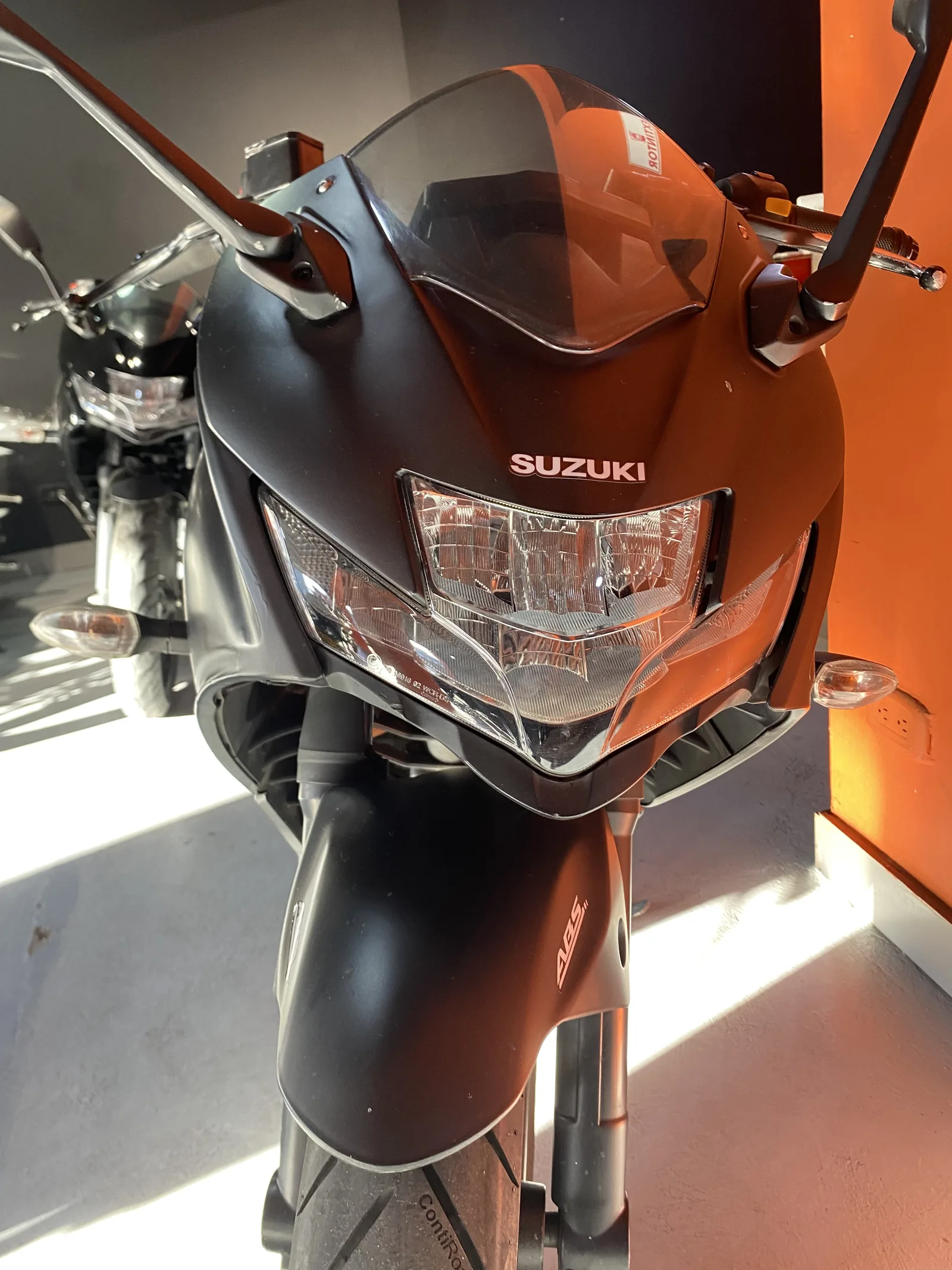 SUZUKI GIXXER SF foto 8