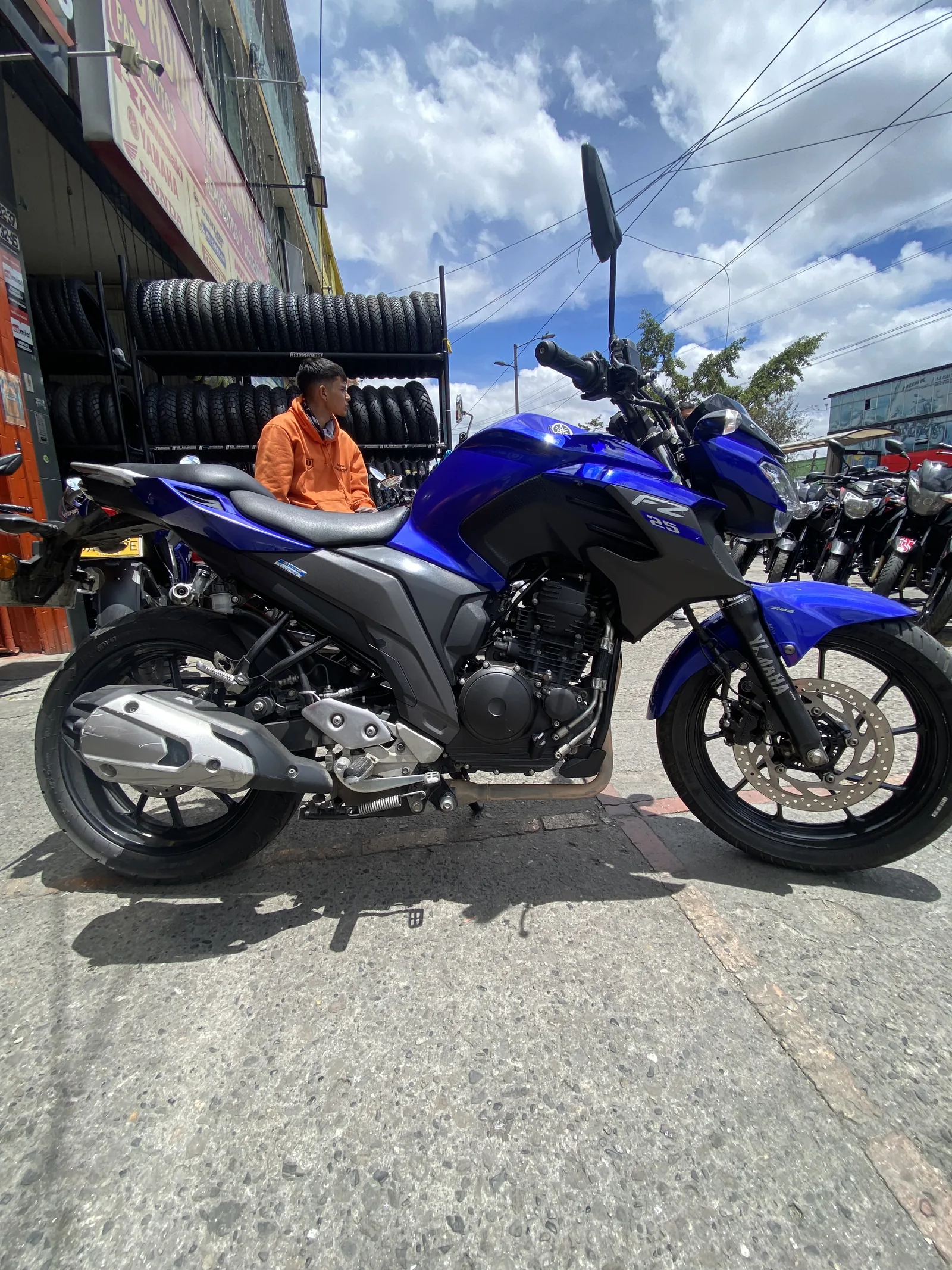 YAMAHA FZ 2.5 foto 8
