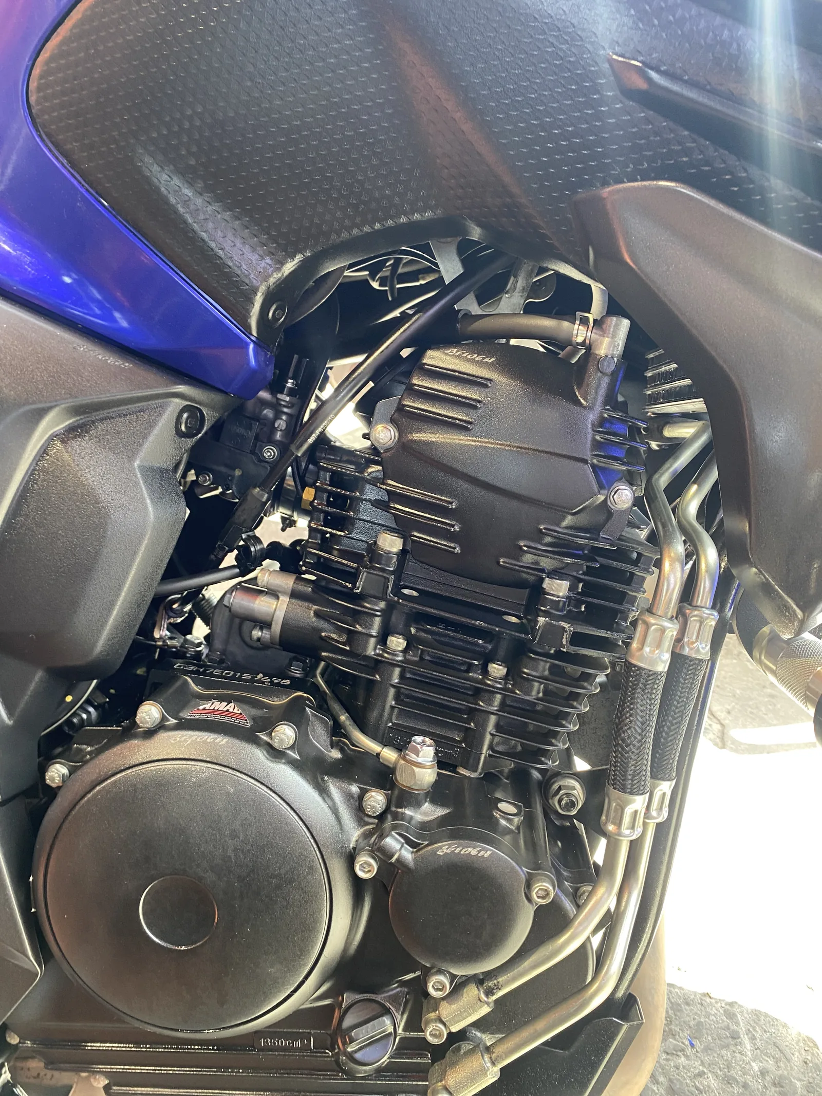 YAMAHA FZ250 foto 1