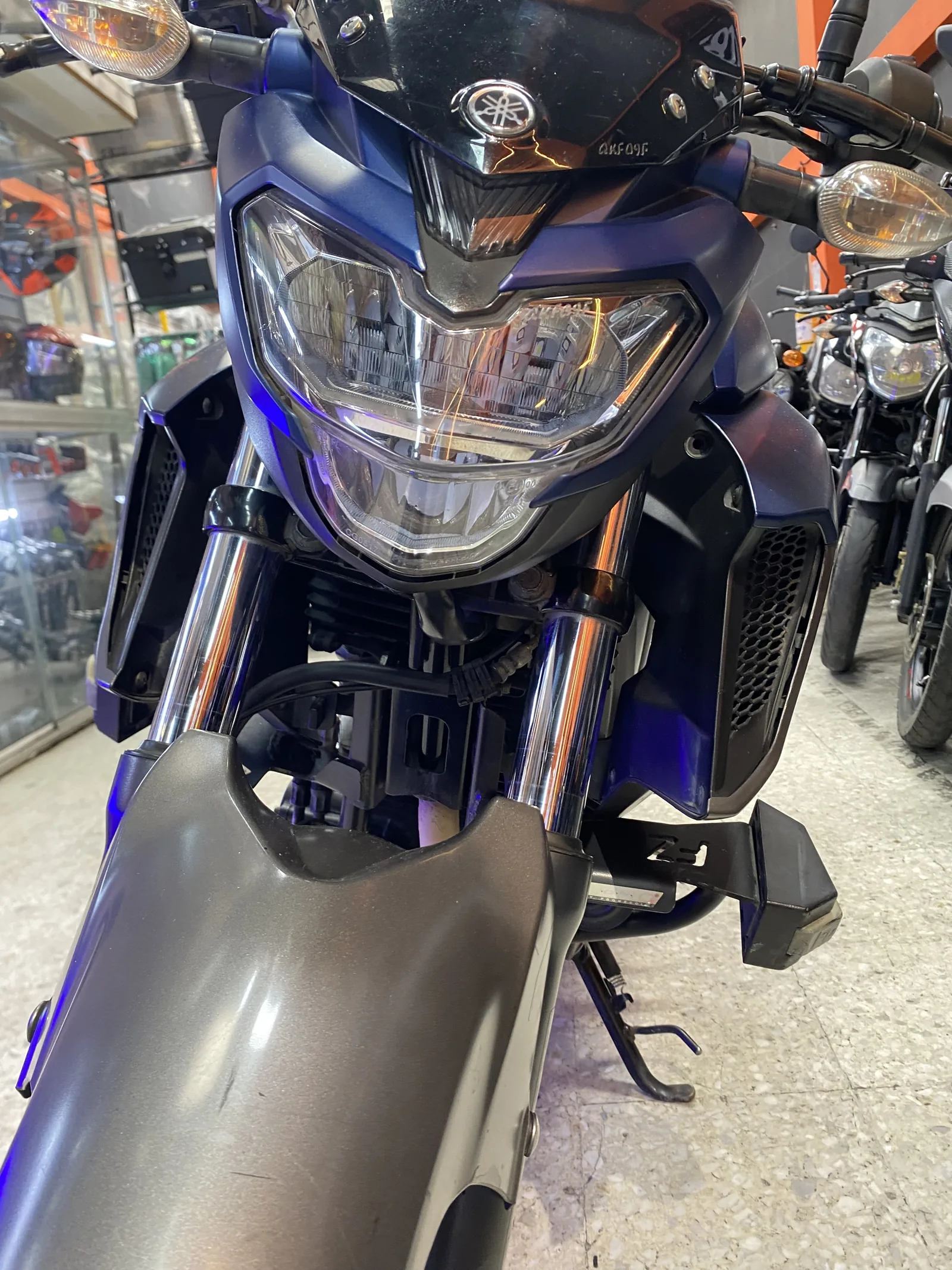 YAMAHA FZN foto 2