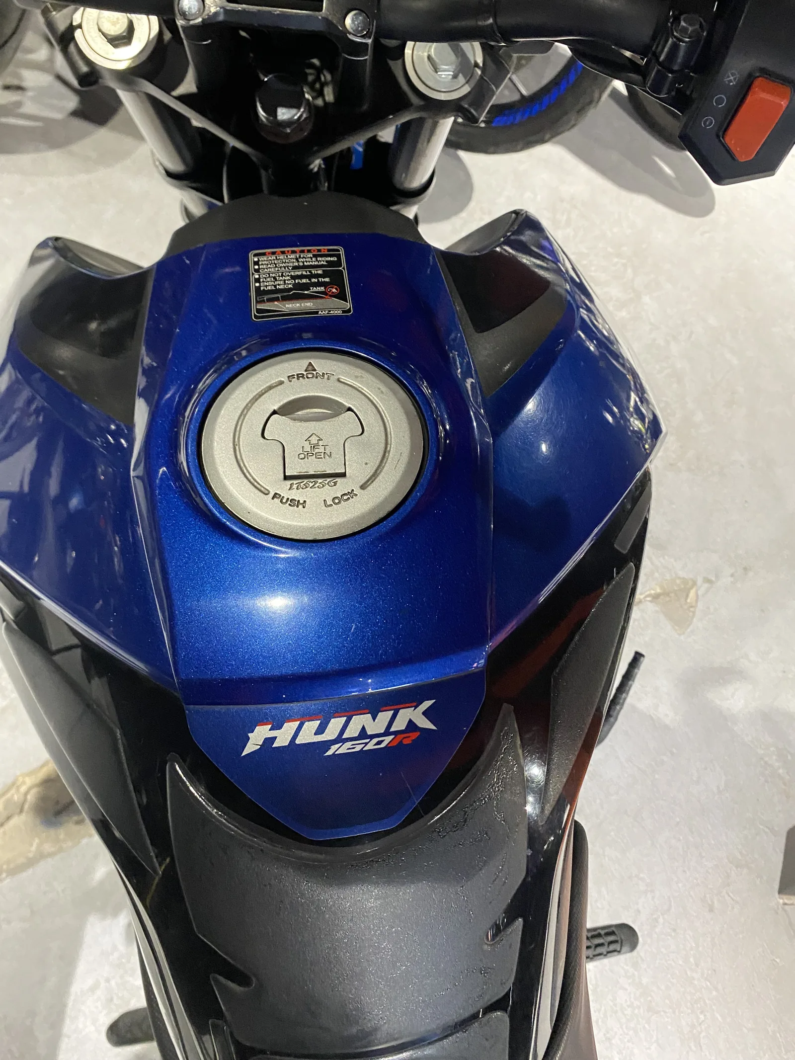 HERO HUNK foto 2
