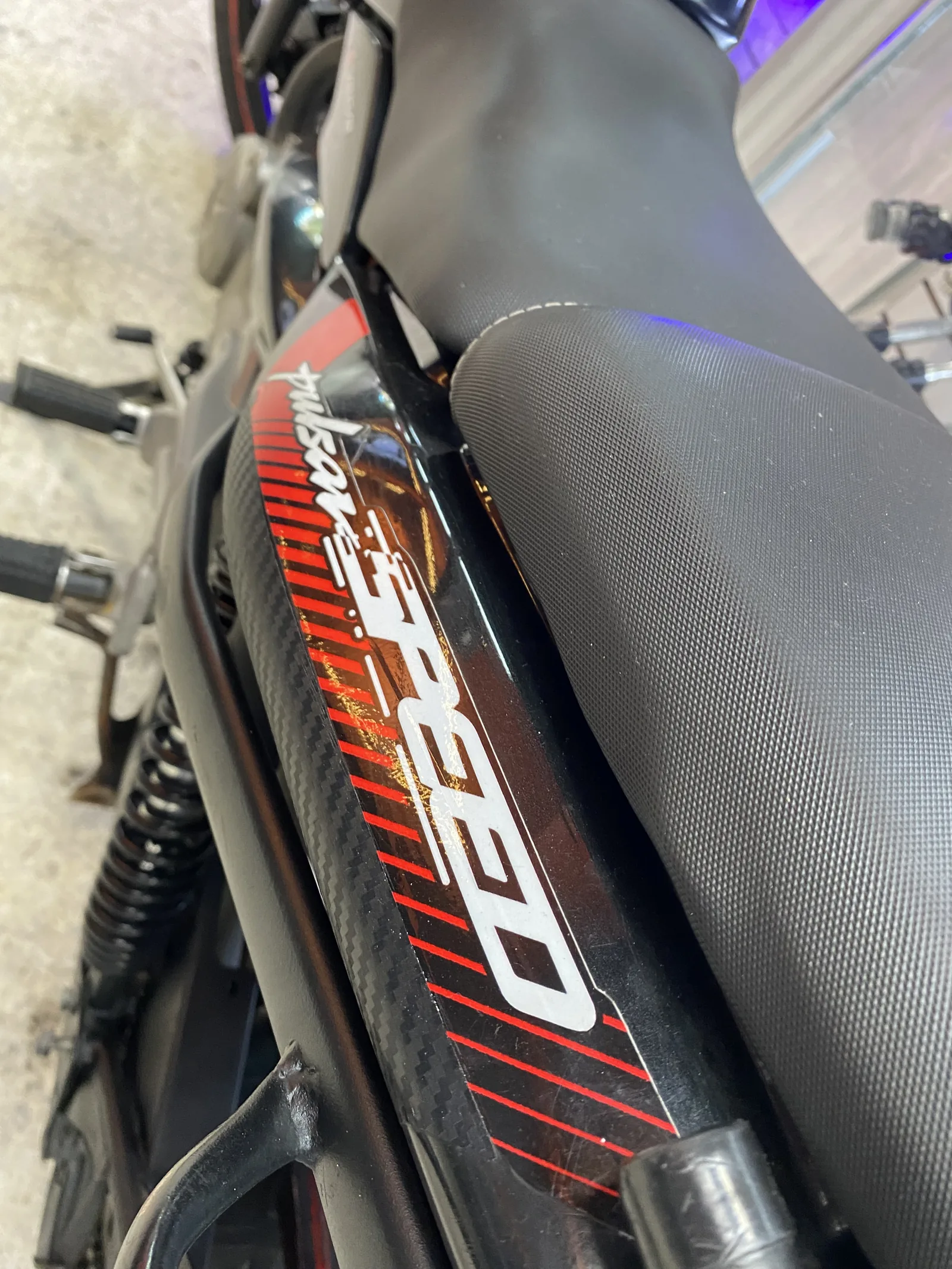 BAJAJ PULSAR foto 2