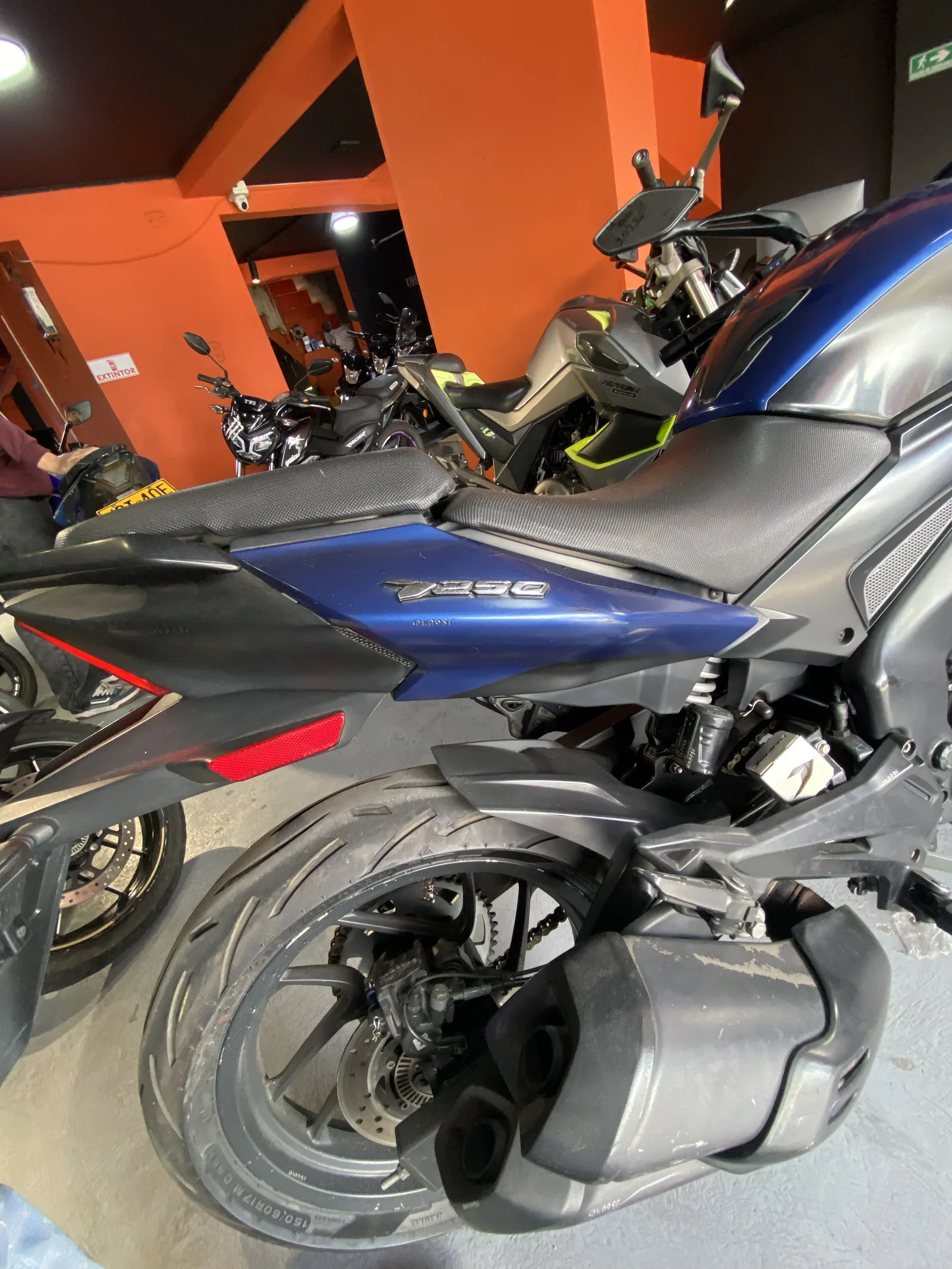 BAJAJ DOMINAR foto 5