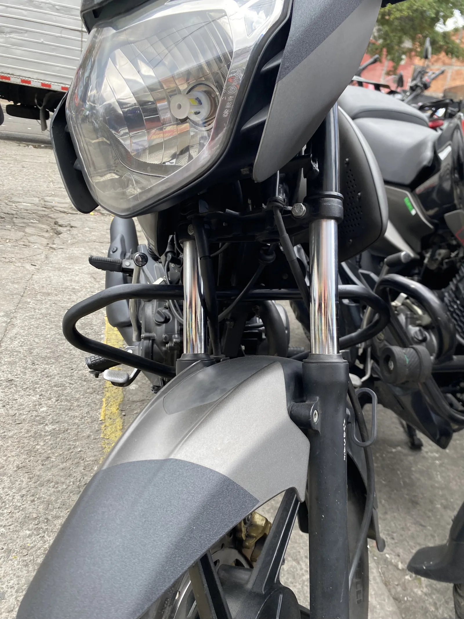 BAJAJ NS foto 3