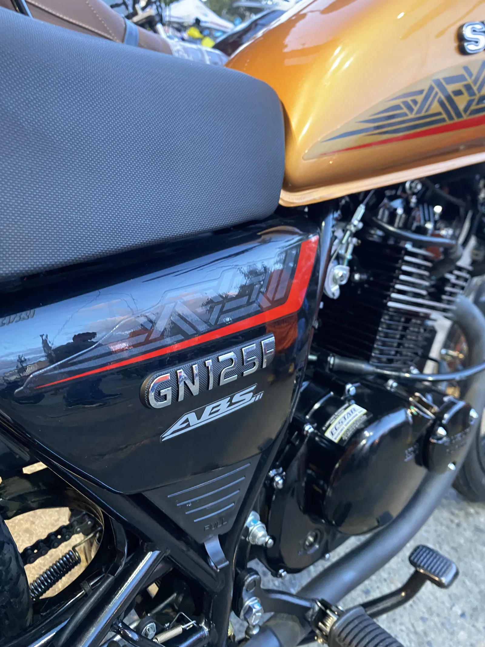 SUZUKI GN foto 2