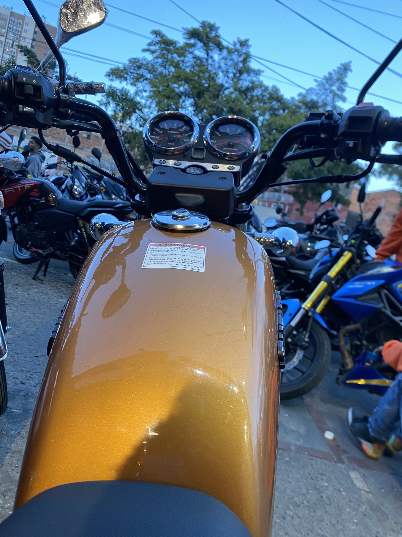 SUZUKI GN foto 5