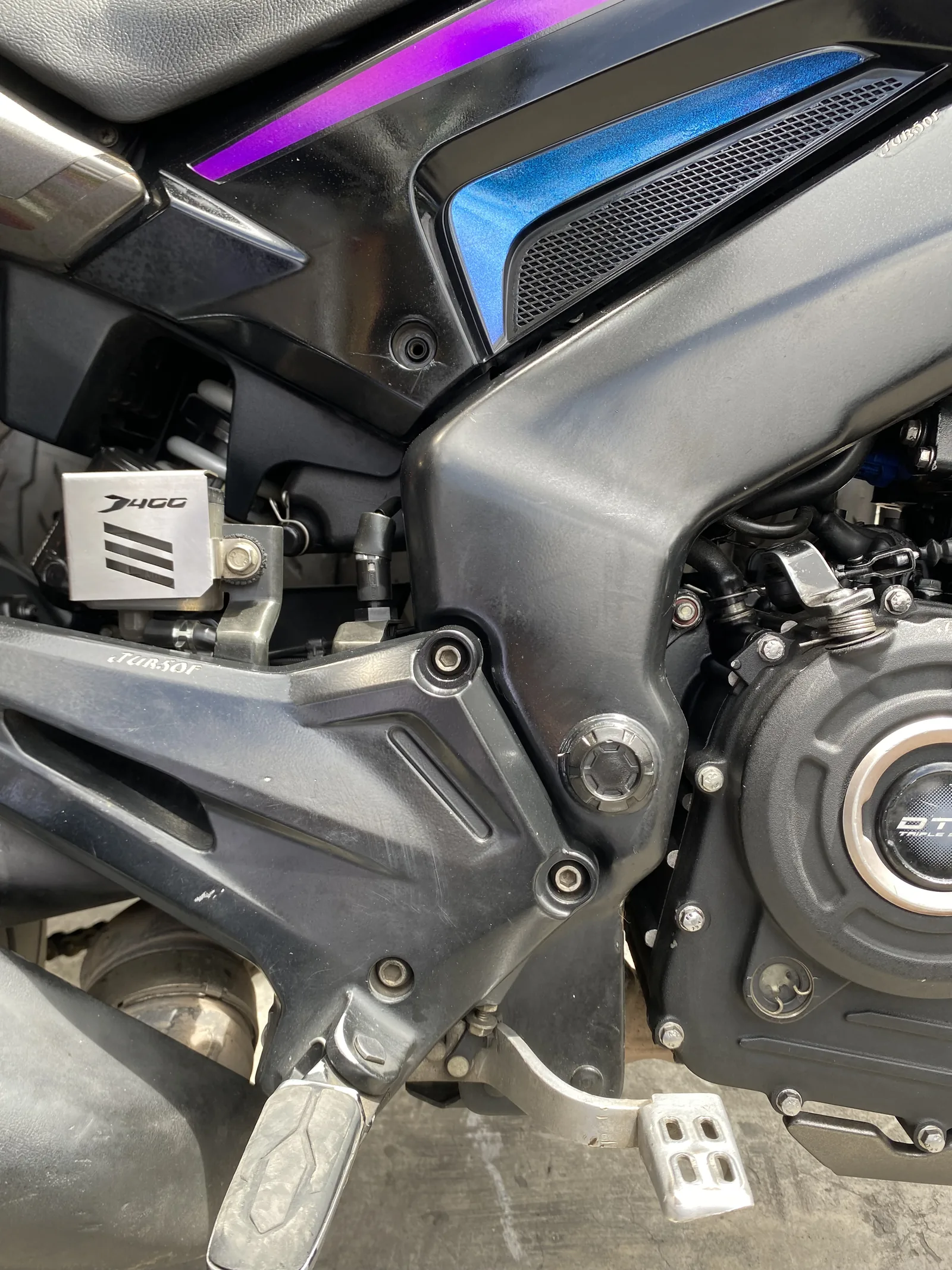 BAJAJ DOMINAR  UG foto 4