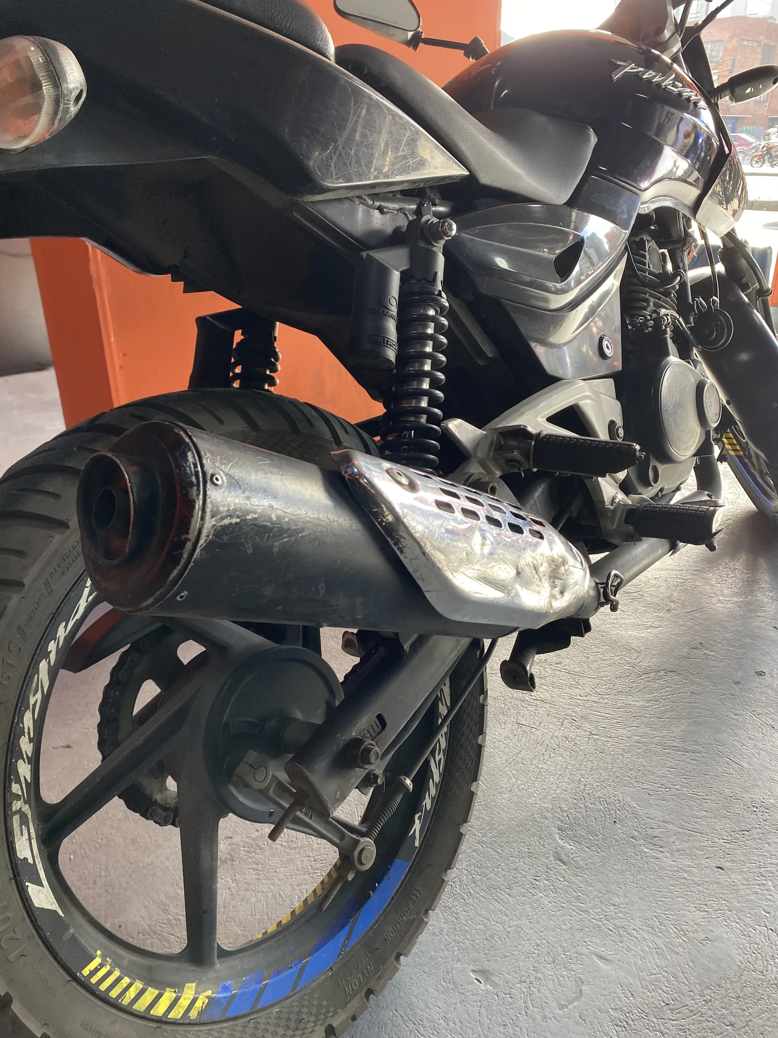 BAJAJ PULSAR foto 5