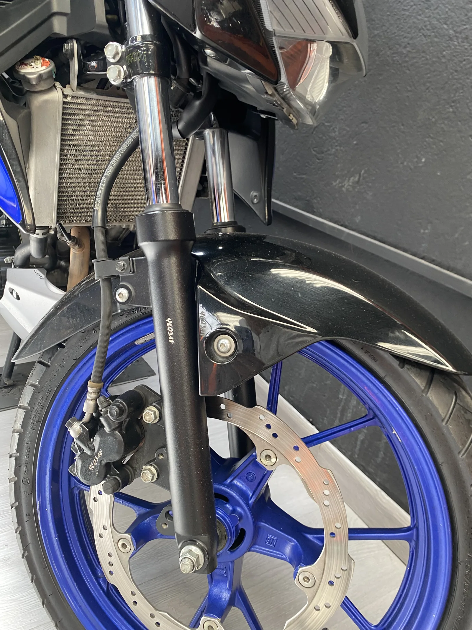 SUZUKI GSX-S foto 1