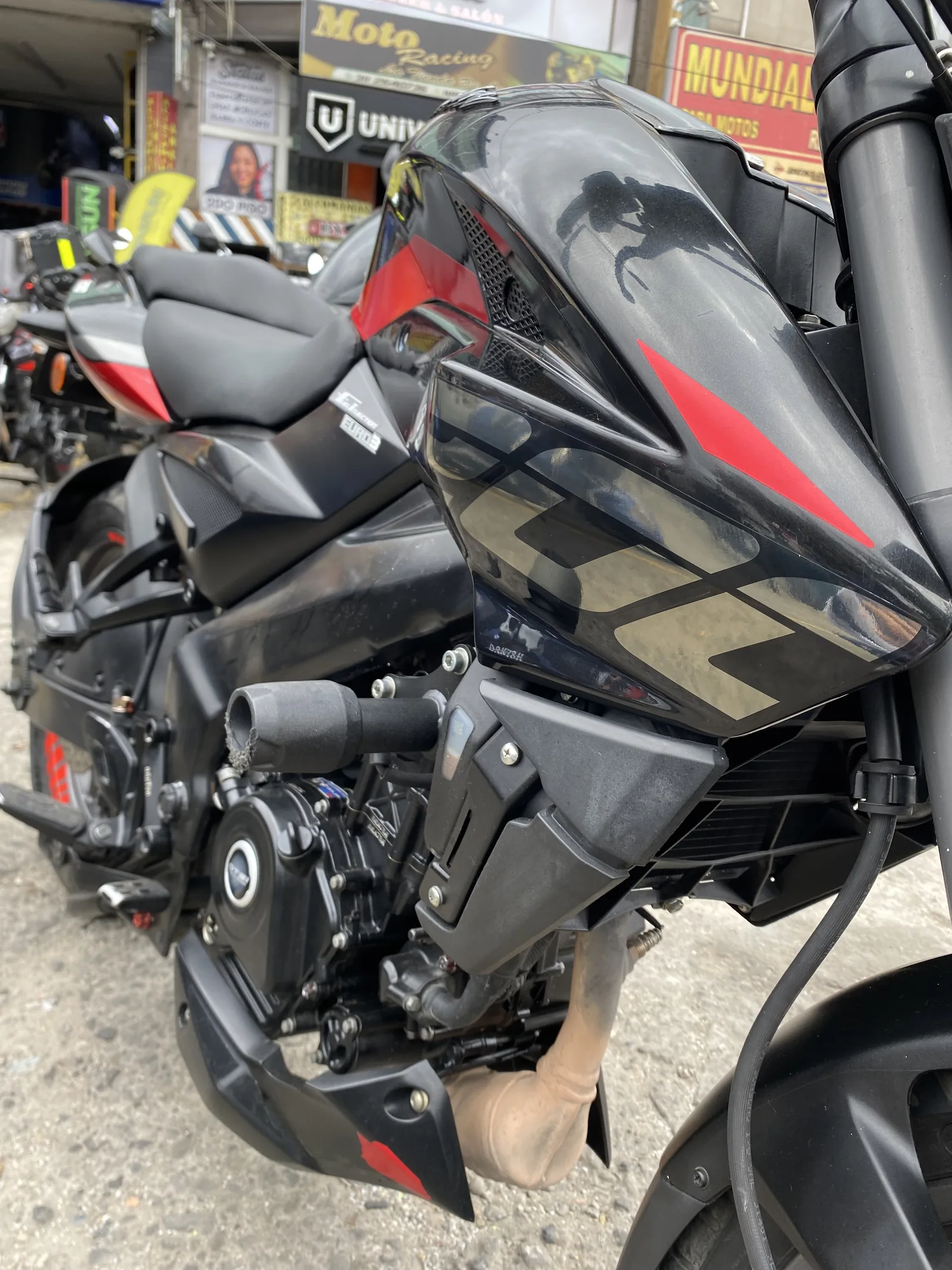 BAJAJ PULSAR NS foto 2