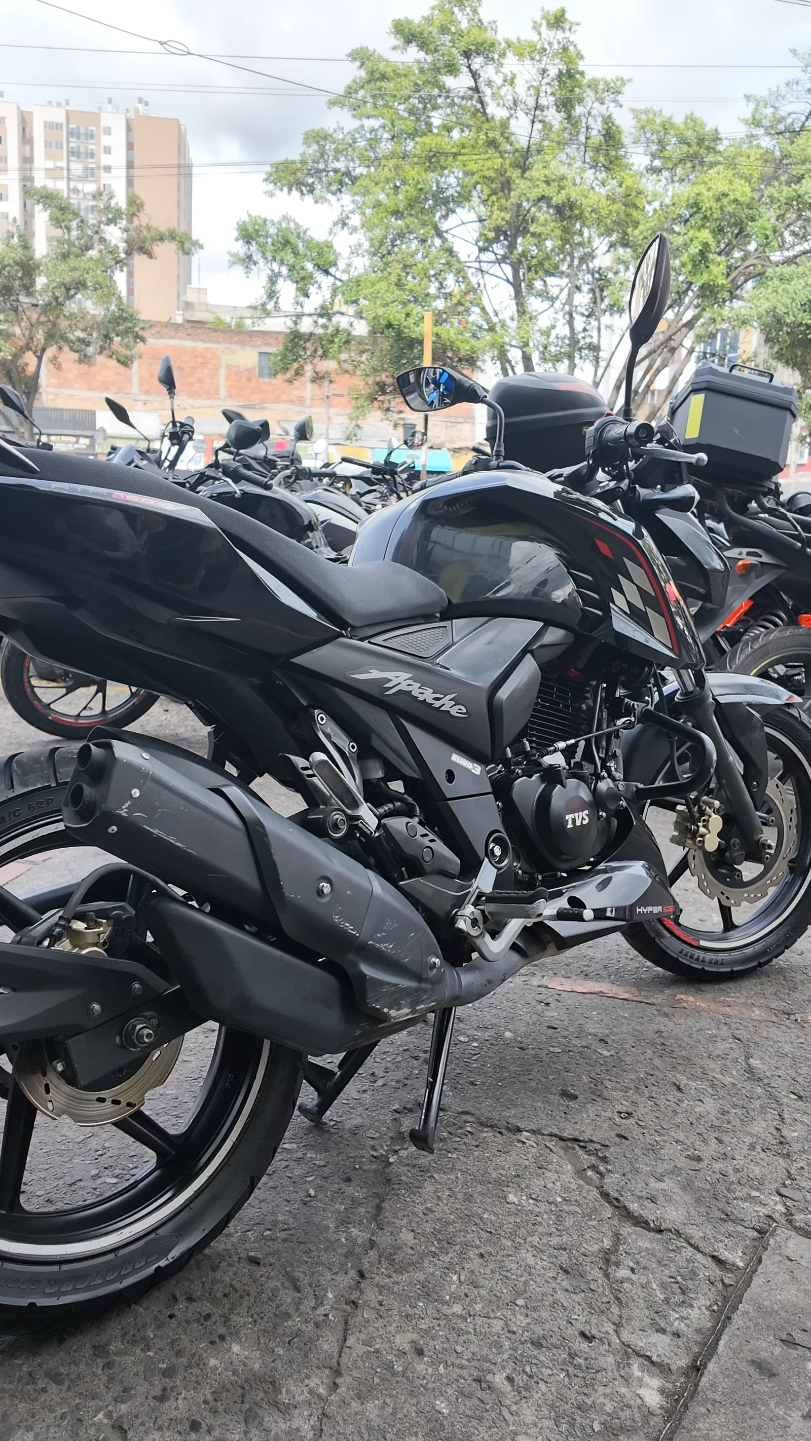 TVS APACHE 4V foto 7