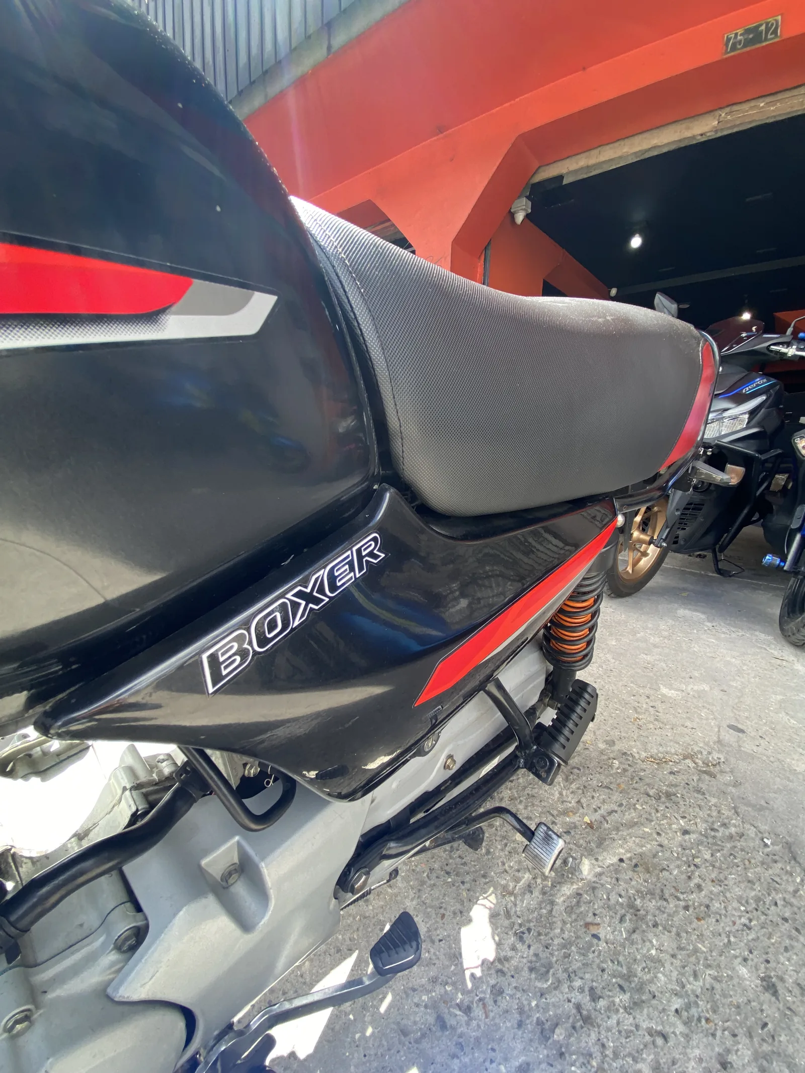 BAJAJ BOXER foto 4