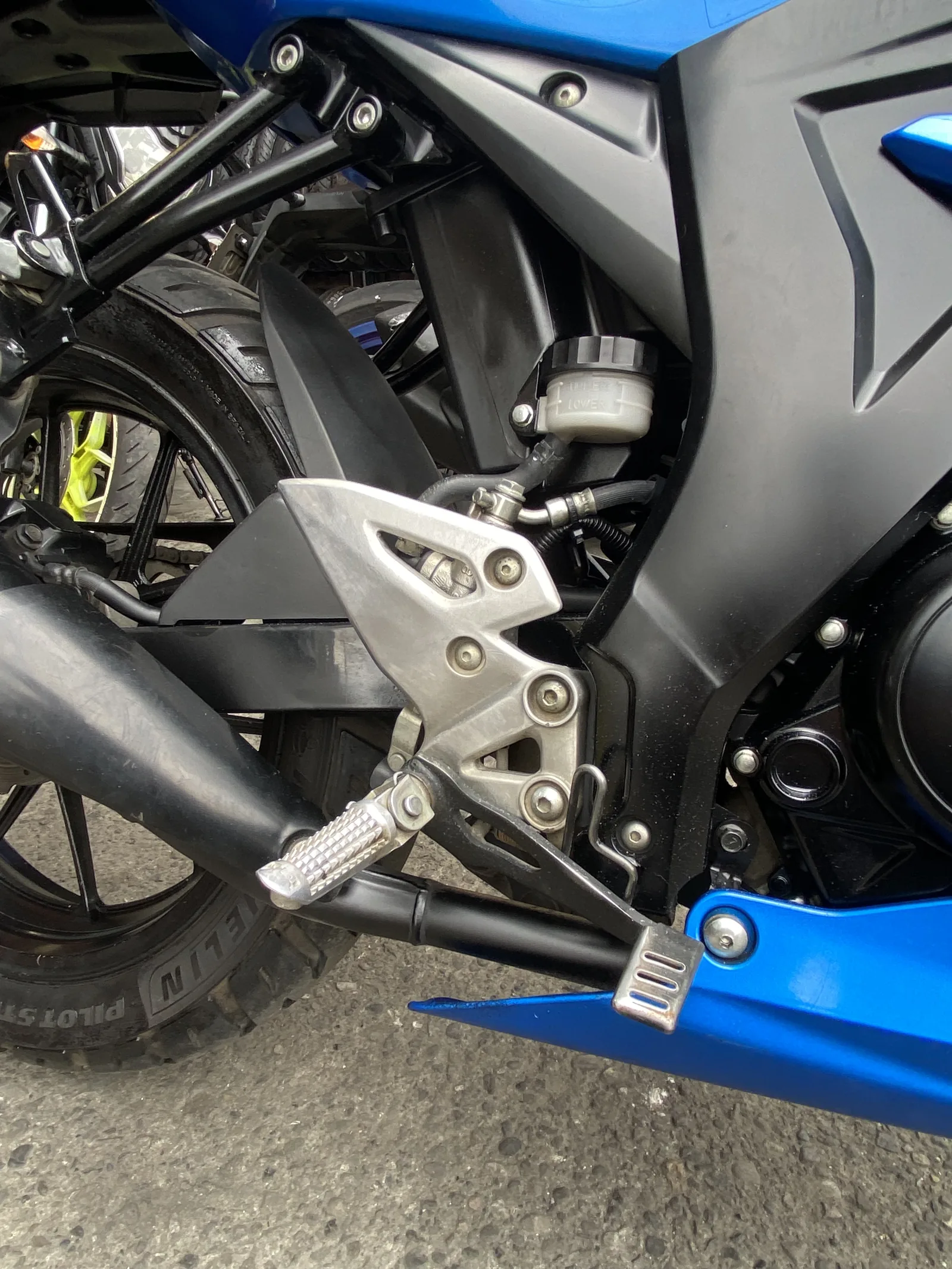SUZUKI GSX R foto 1