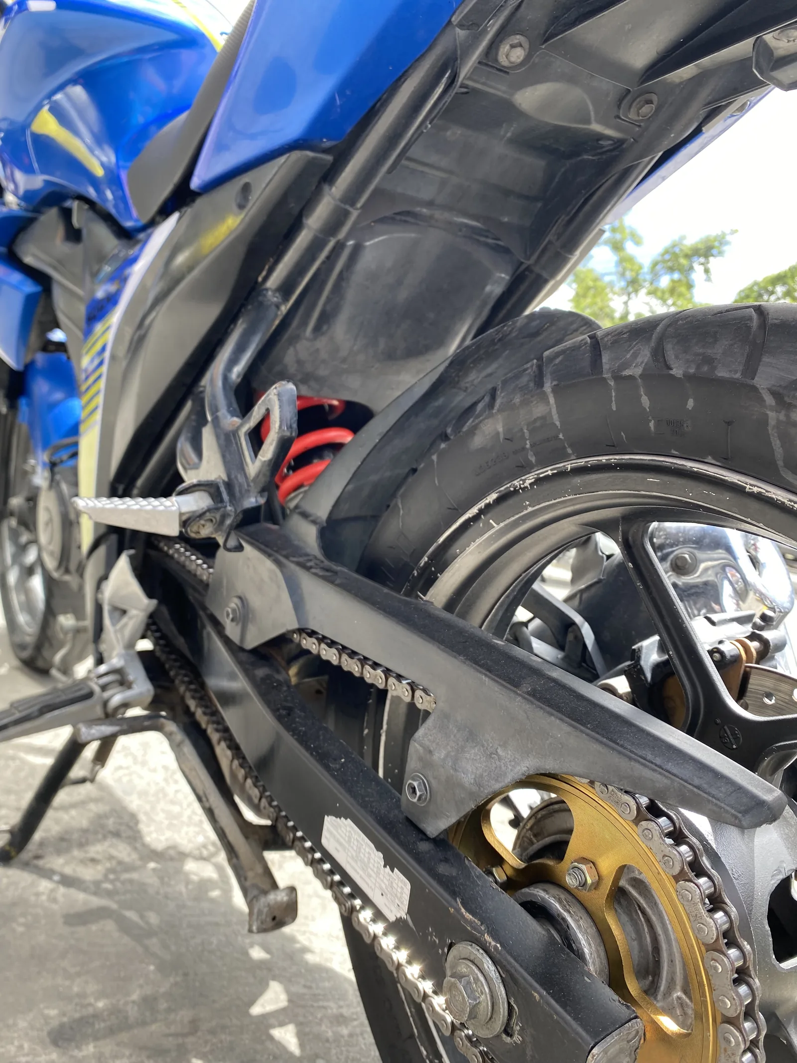 SUZUKI GIXXER 150 foto 5