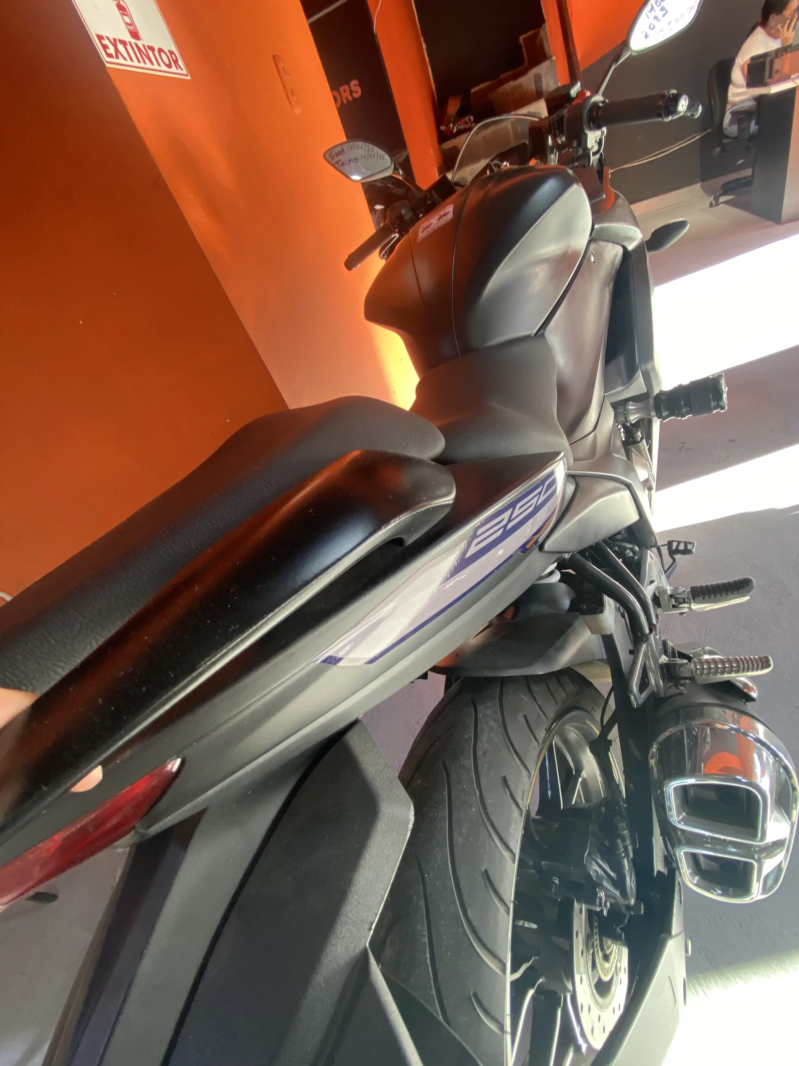 SUZUKI GIXXER SF foto 5