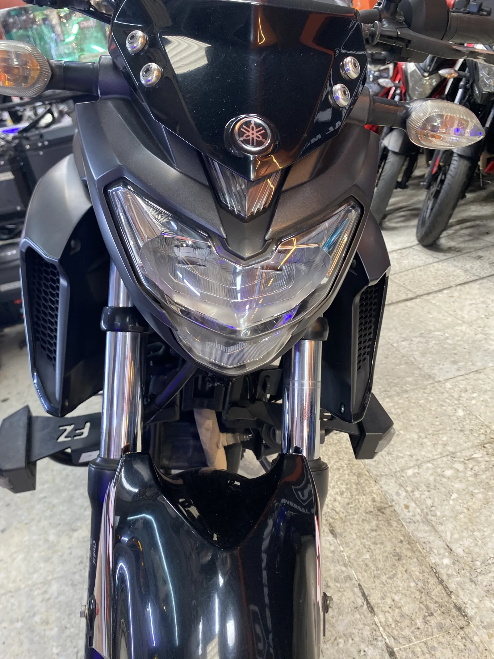 YAMAHA FZ 25 foto 8