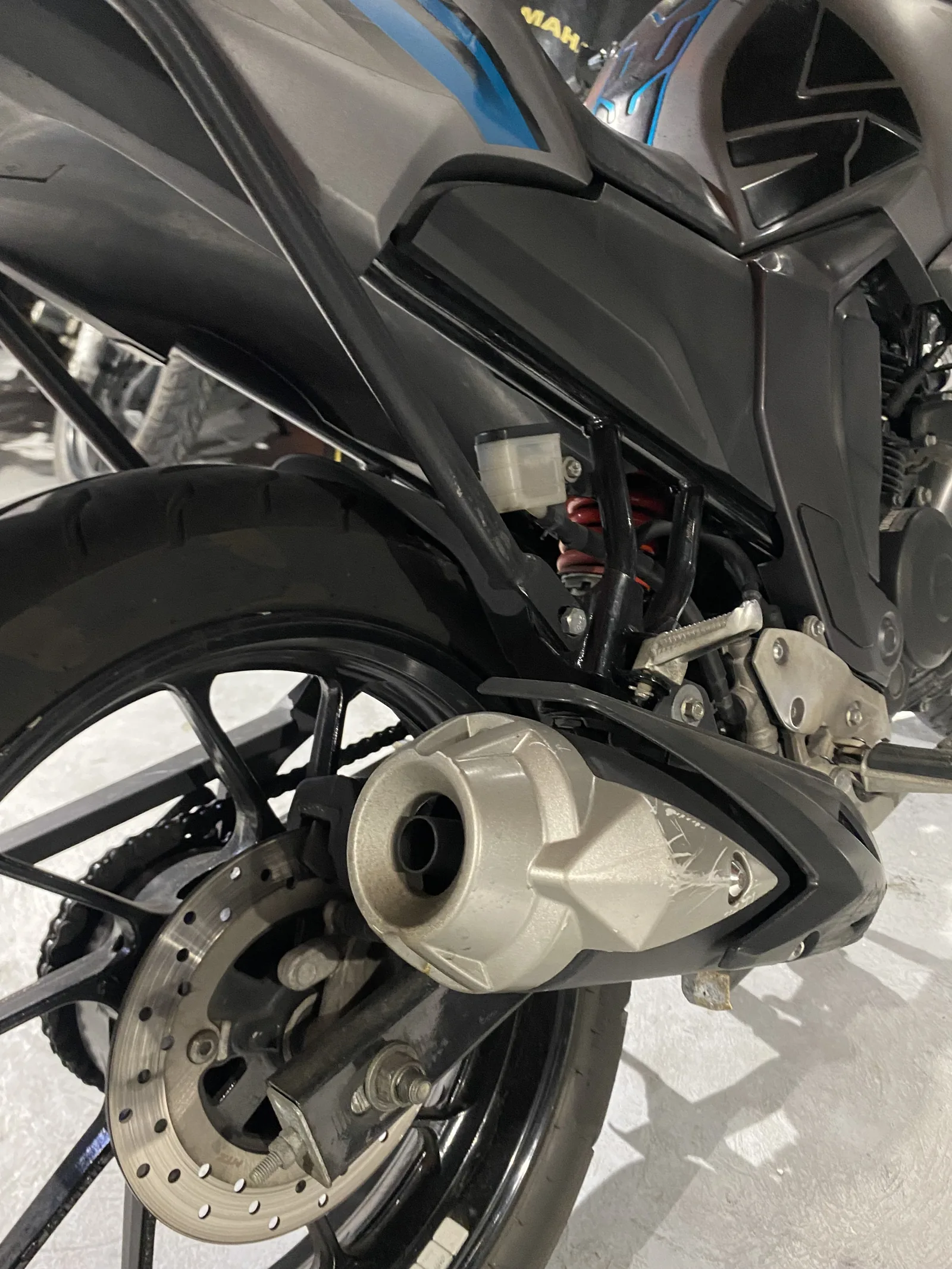 YAMAHA FZ foto 5
