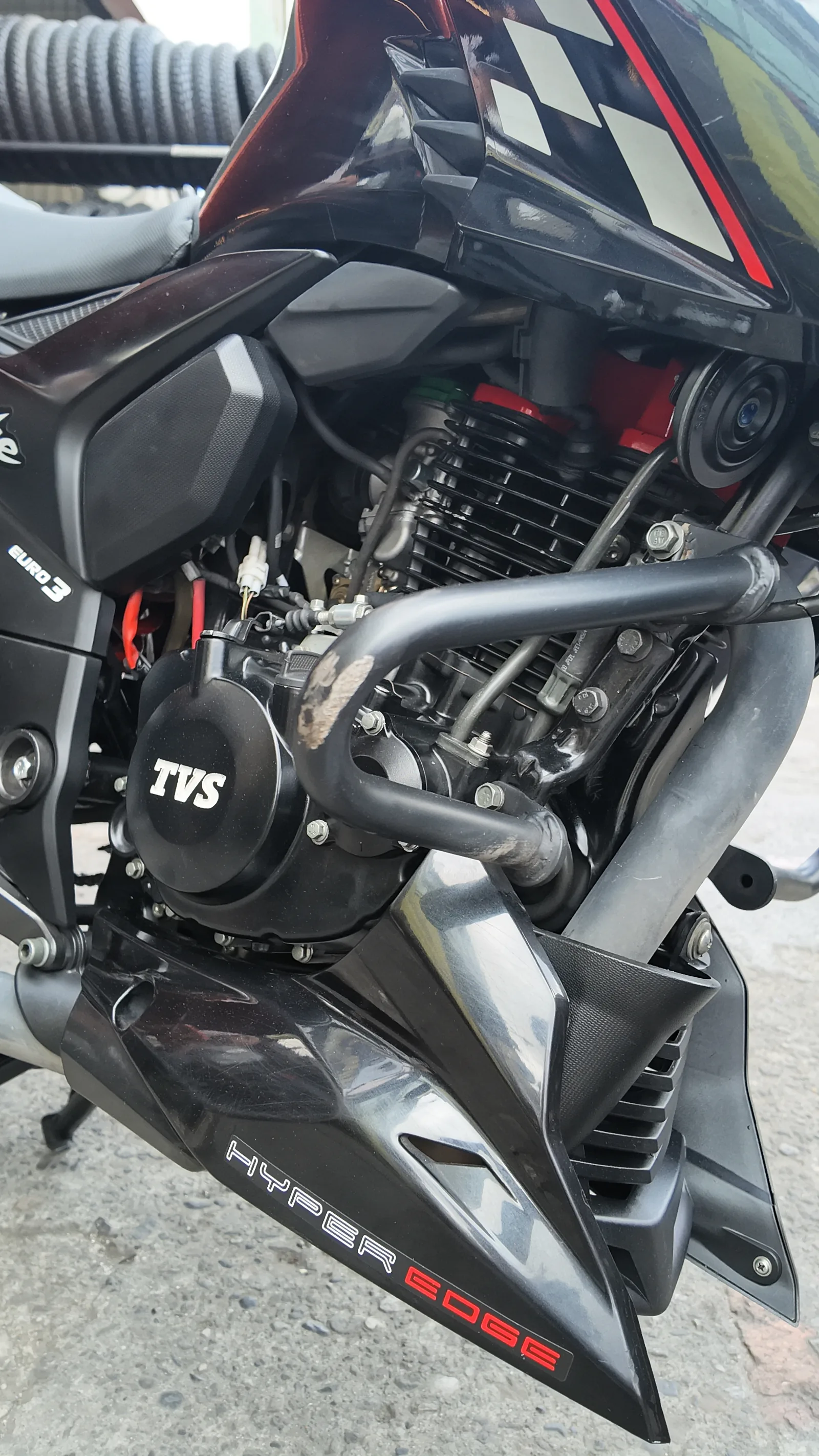 TVS APACHE 4V foto 1