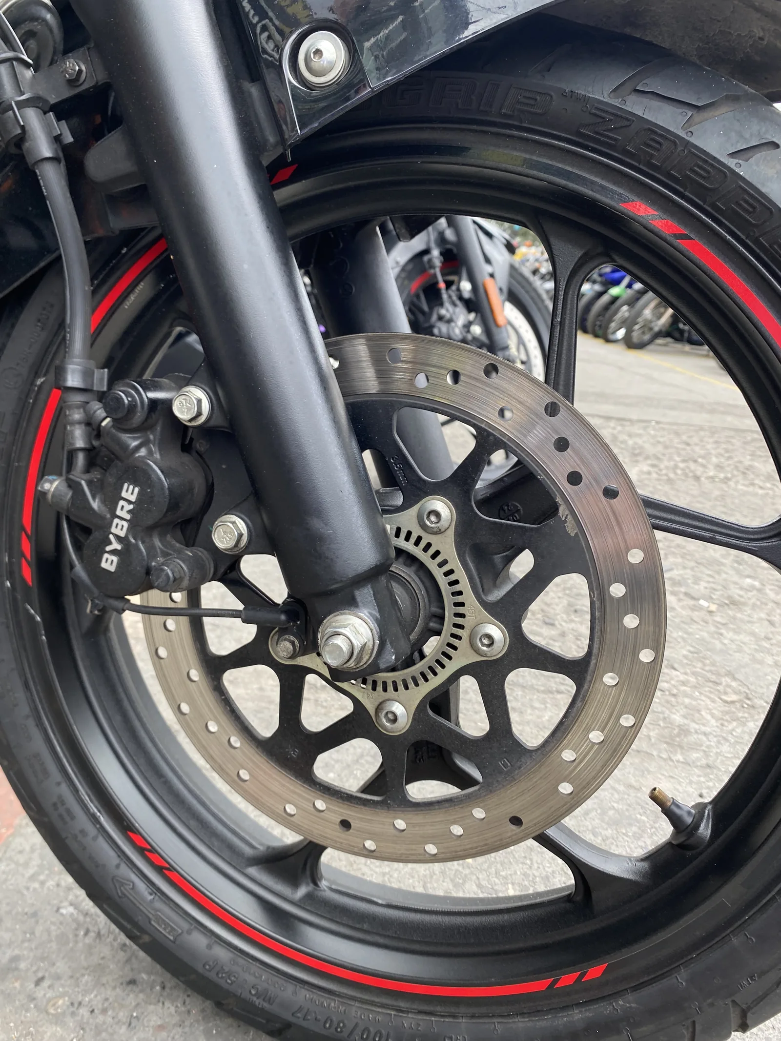 SUZUKI GIXXER FI foto 4