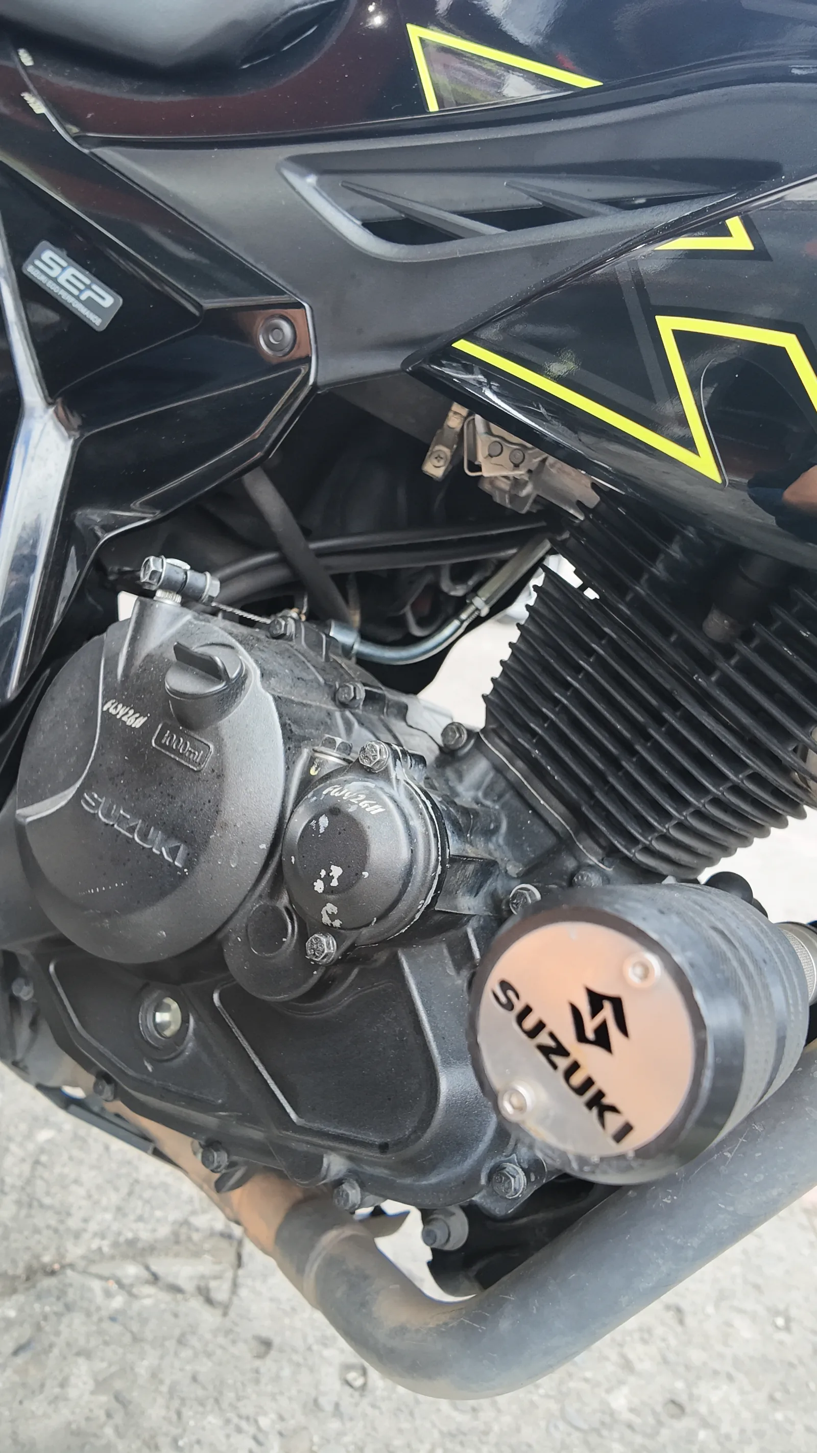 SUZUKI GIXXER foto 4
