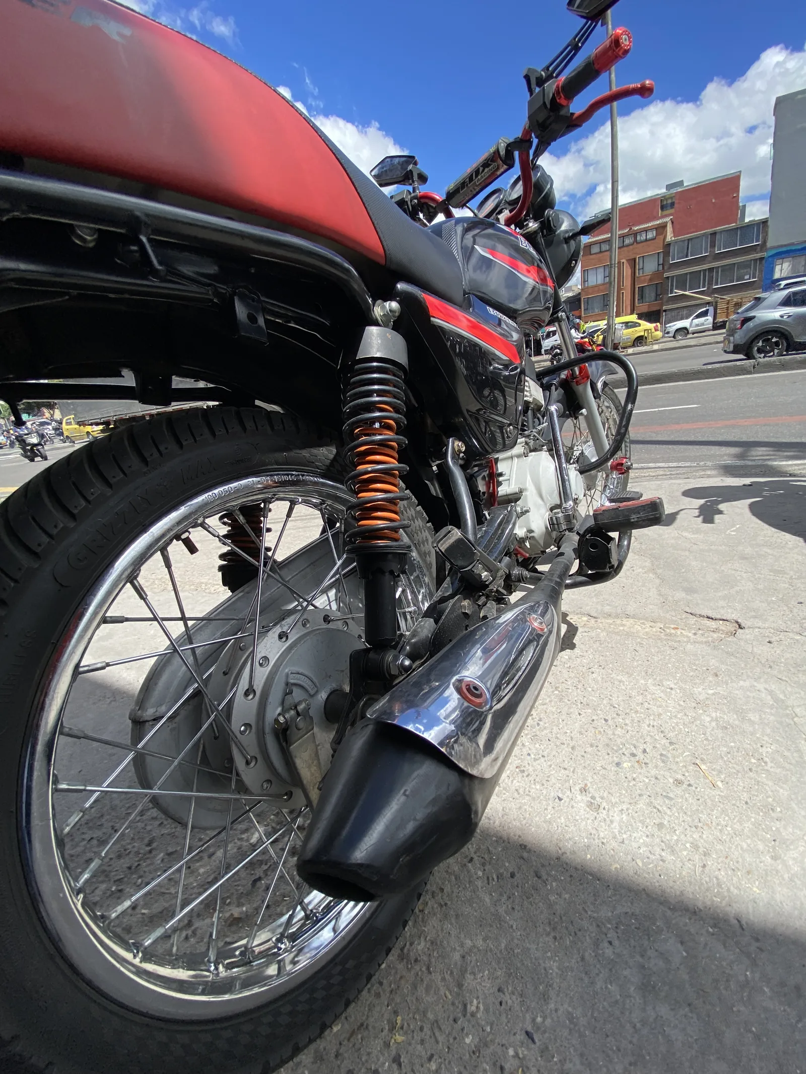 BAJAJ BOXER foto 1