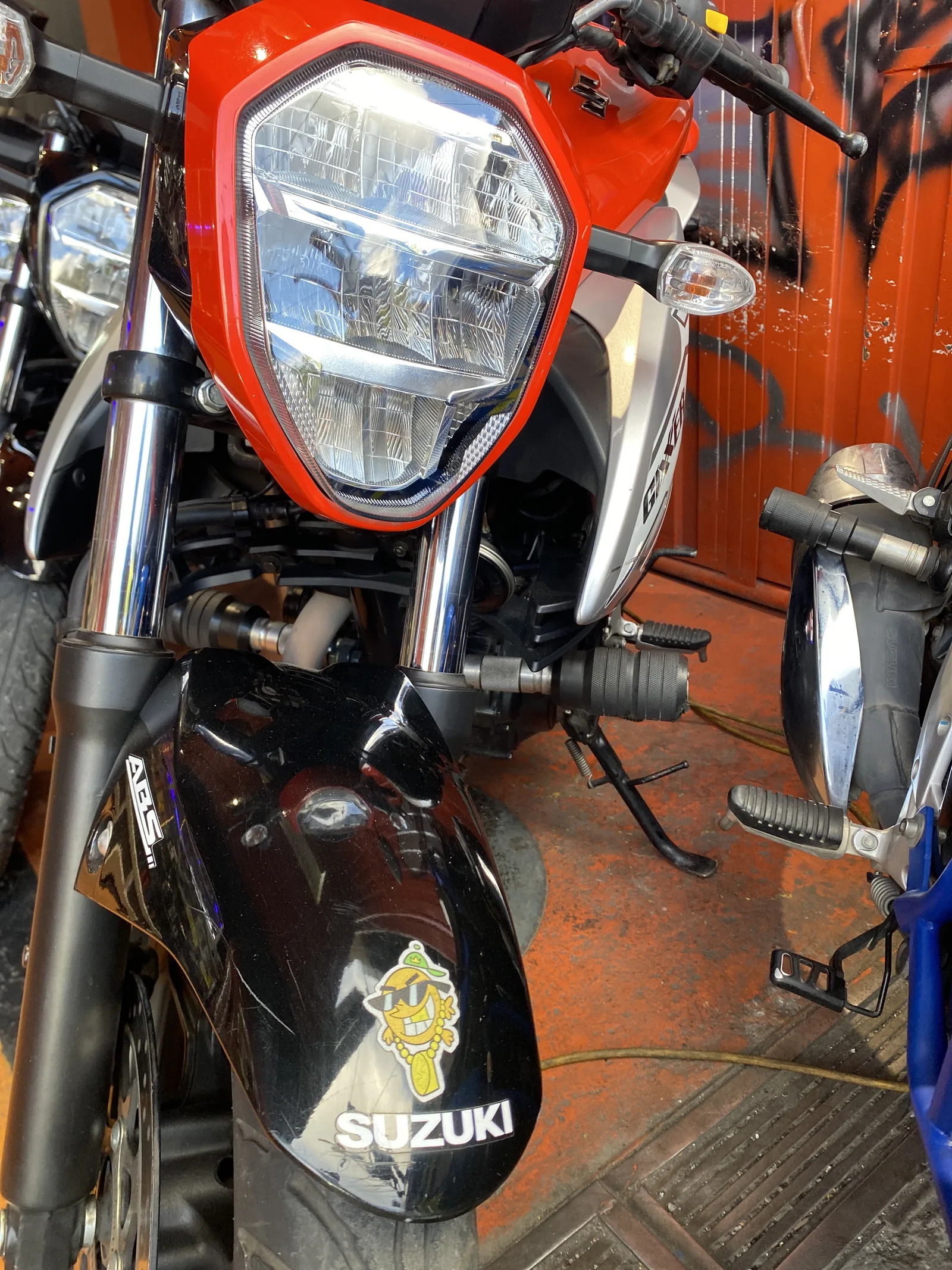 SUZUKI GIXXER FI foto 8