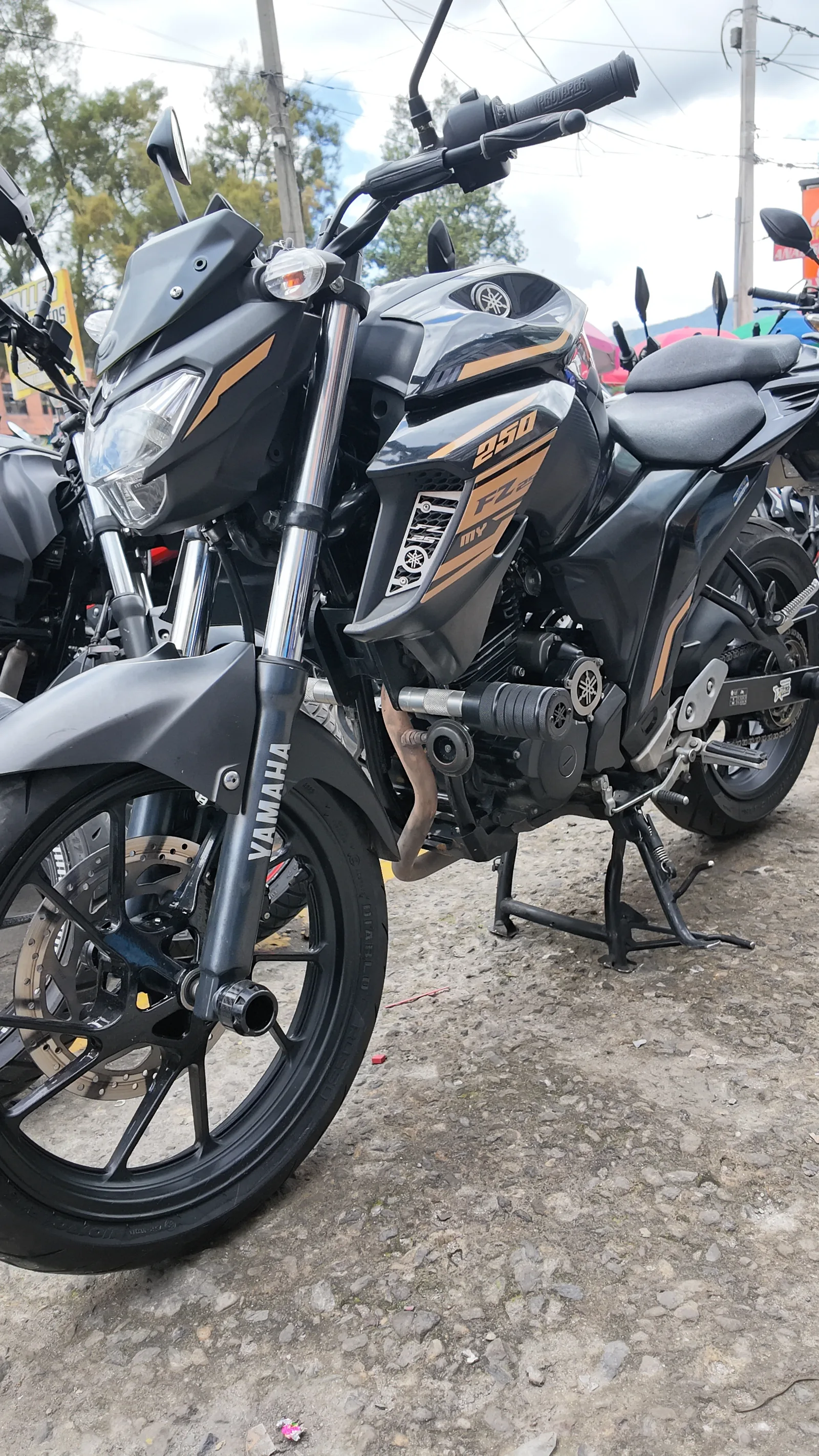 YAMAHA FZN250 foto 7