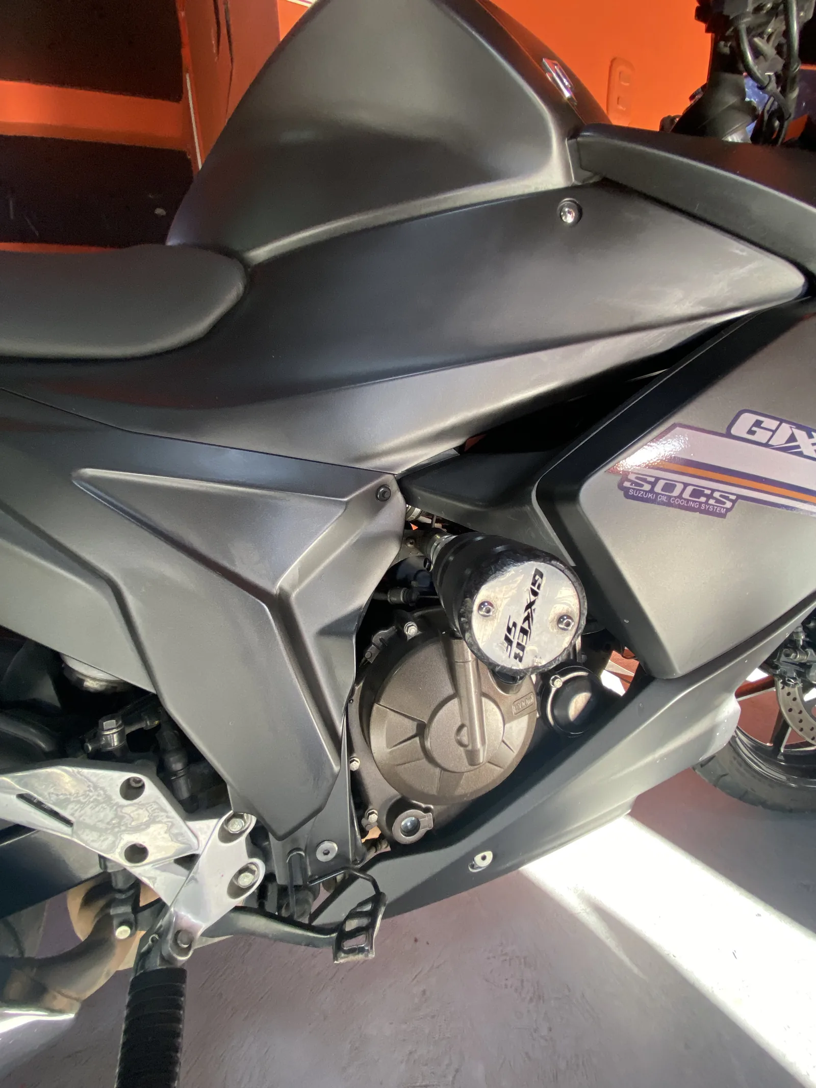 SUZUKI GIXXER SF foto 3