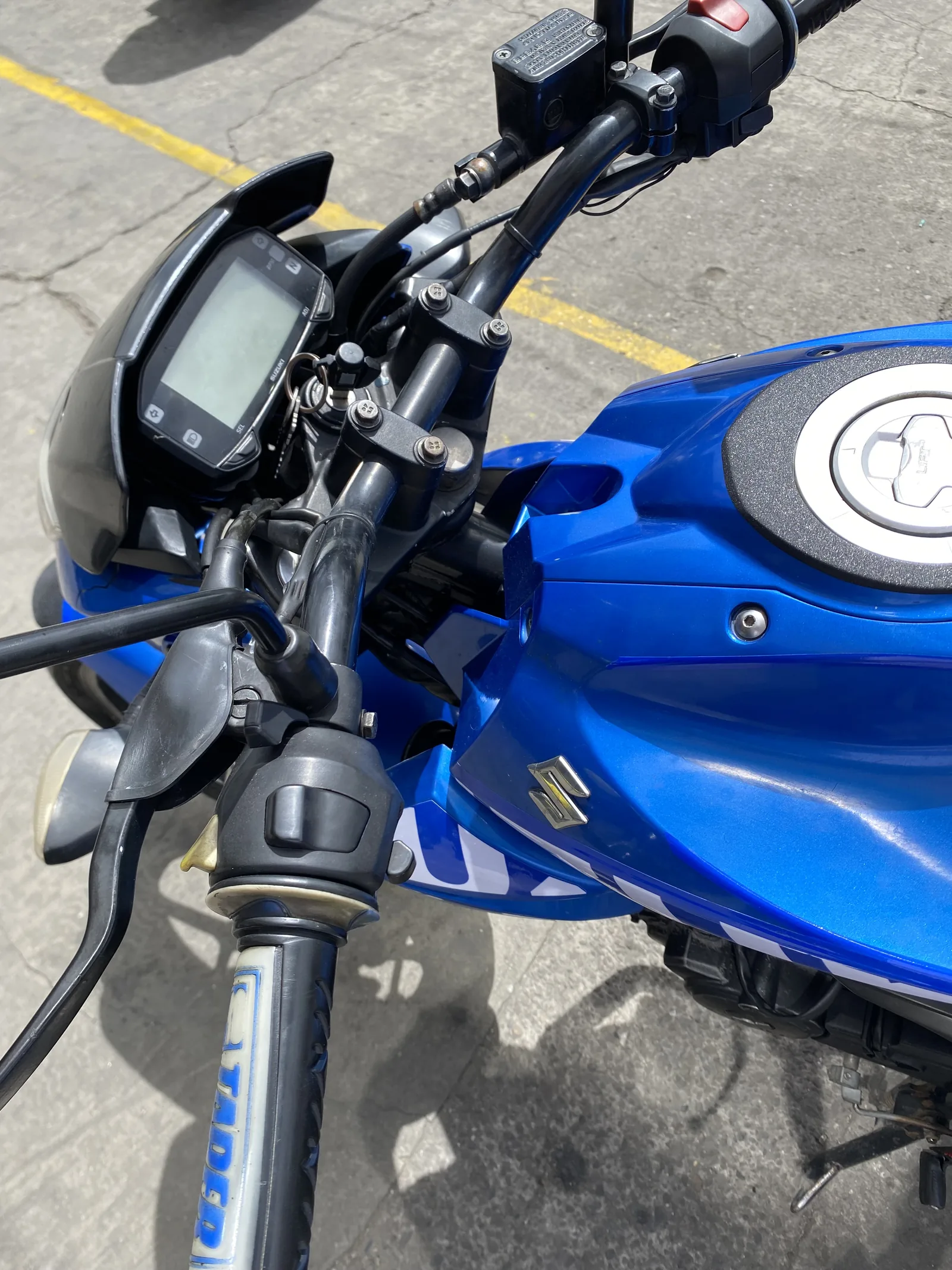 SUZUKI GIXXER 150 foto 7