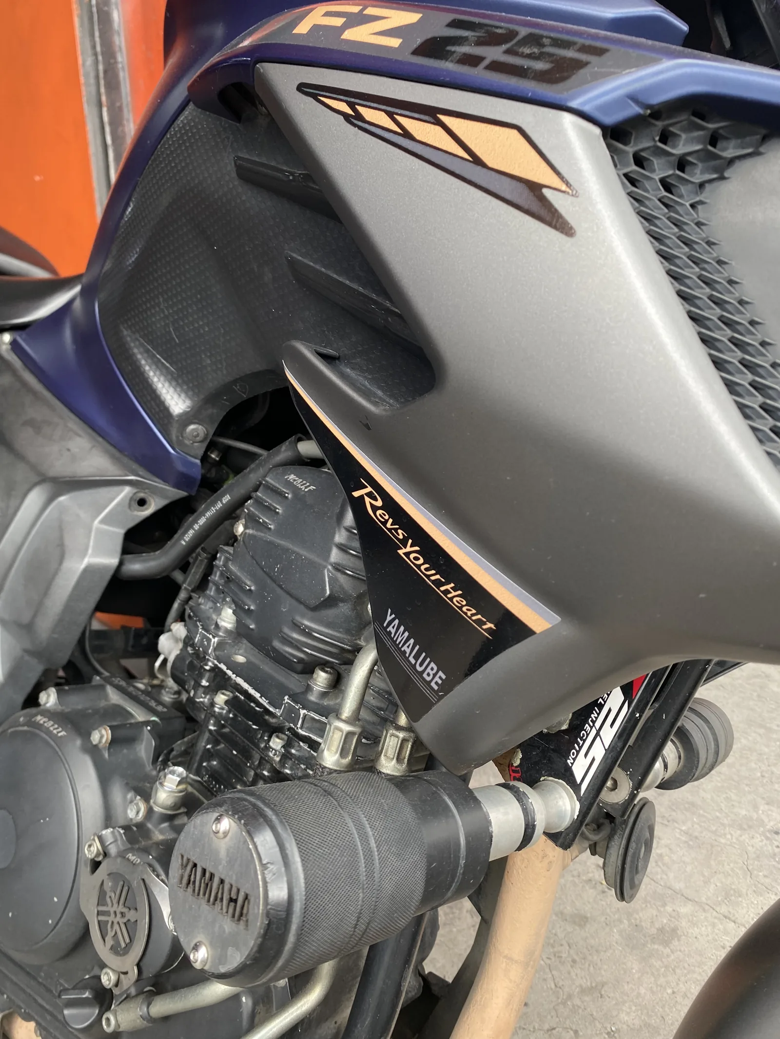 YAMAHA FZ foto 2