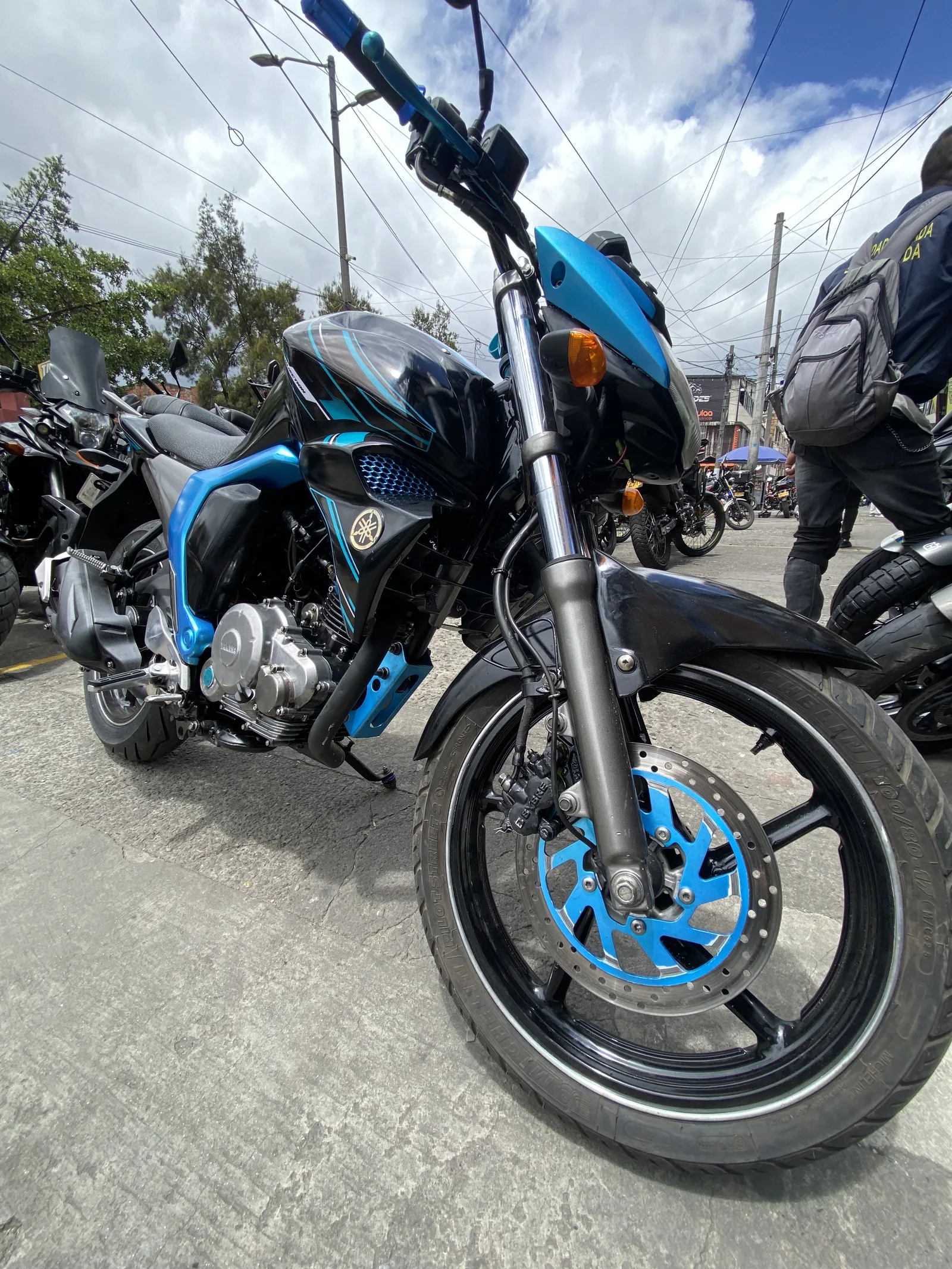 YAMAHA FZ S foto 1
