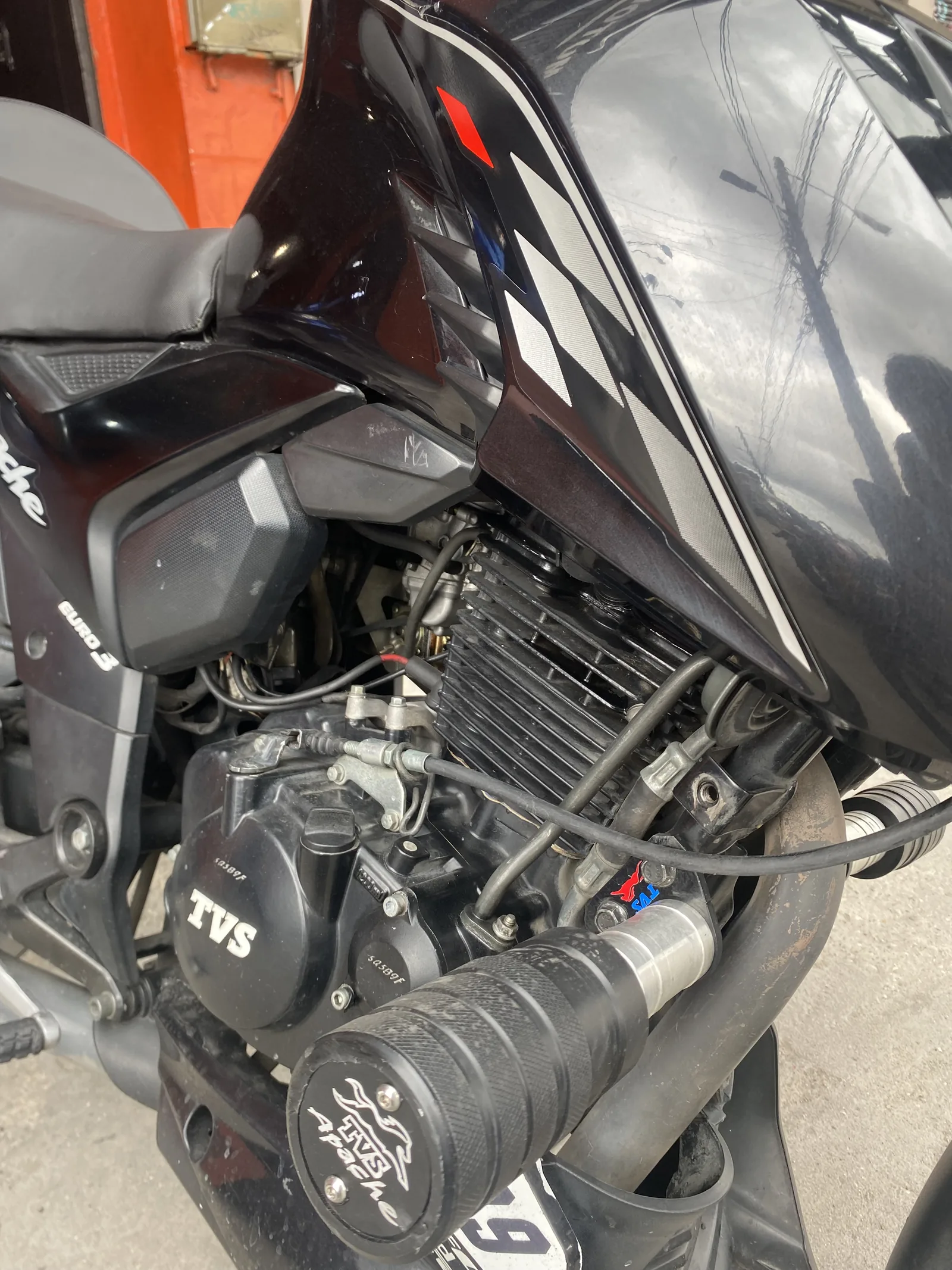 TVS APACHE RTR foto 2