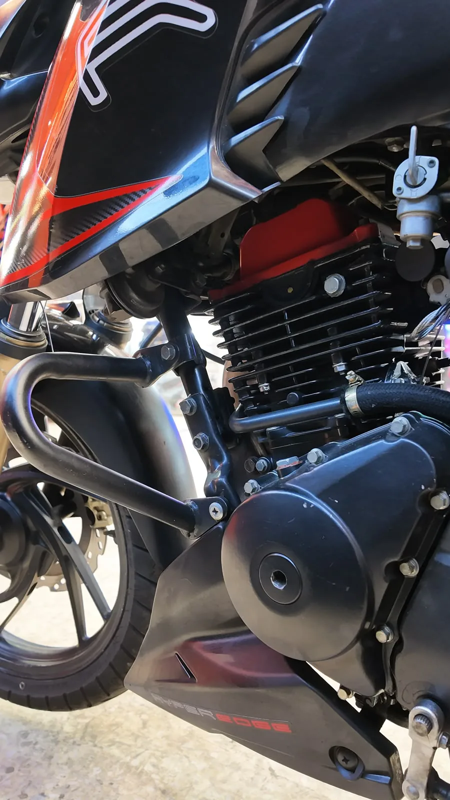 TVS APACHE 4V foto 4