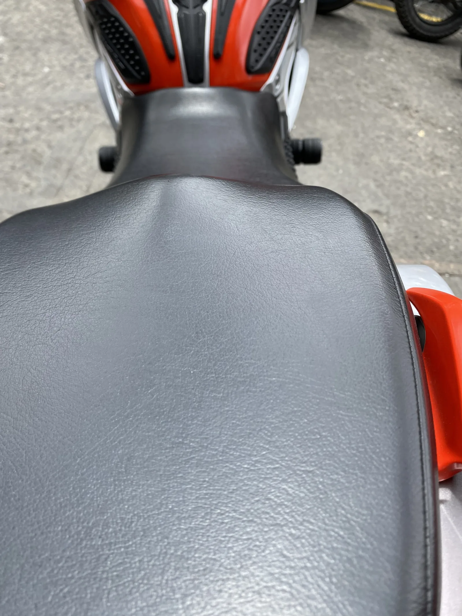 SUZUKI GIXXER FI foto 3