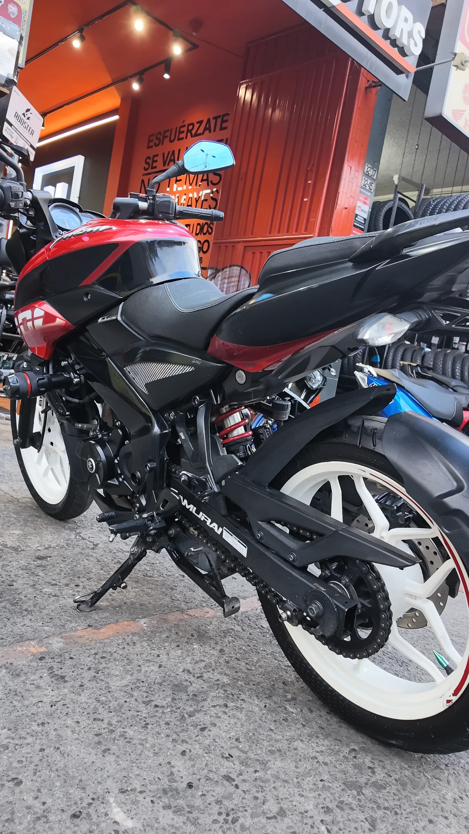 BAJAJ NS200 foto 5