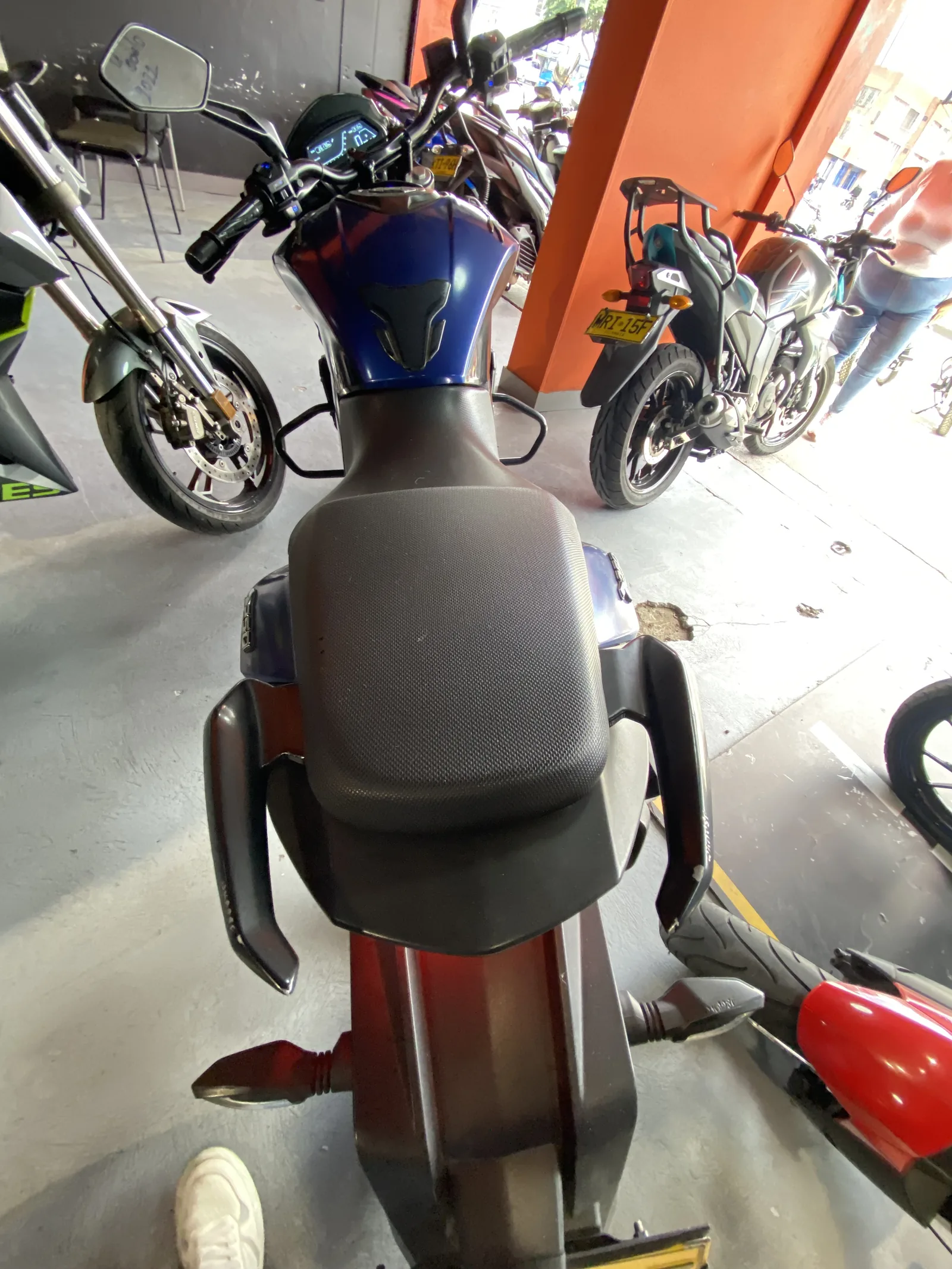 BAJAJ DOMINAR foto 7