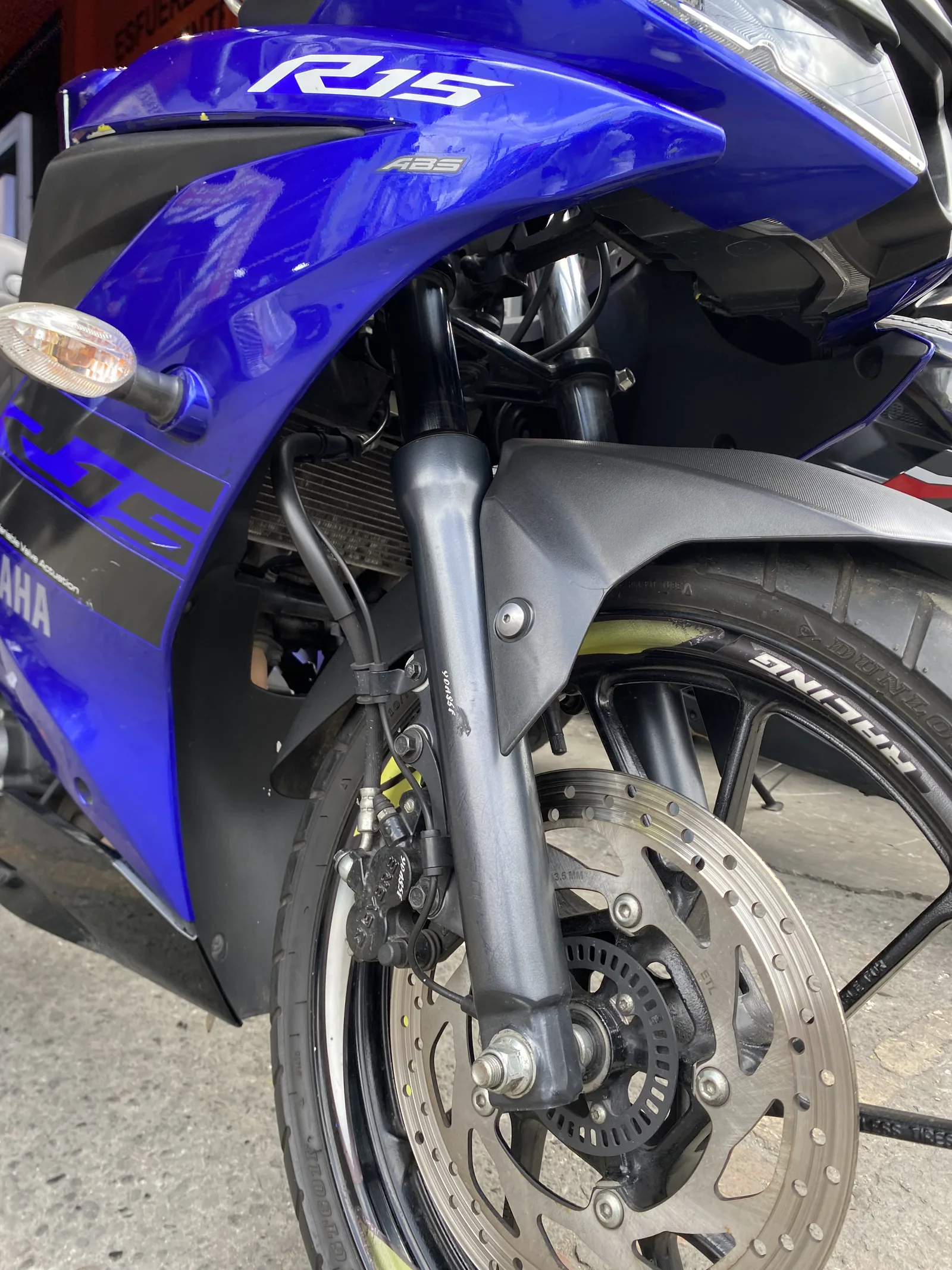 YAMAHA YZF-R15 foto 8
