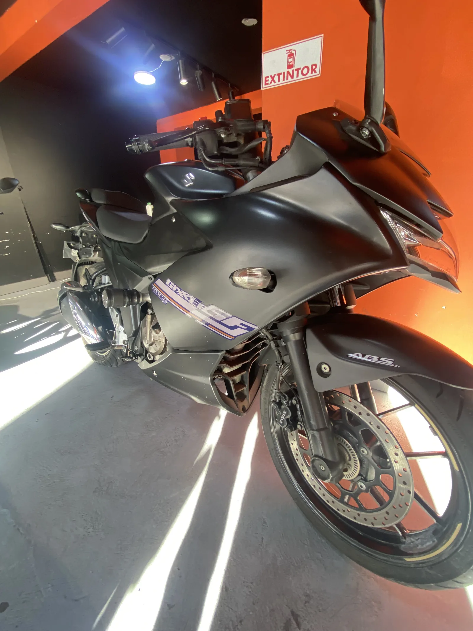 SUZUKI GIXXER SF foto 1