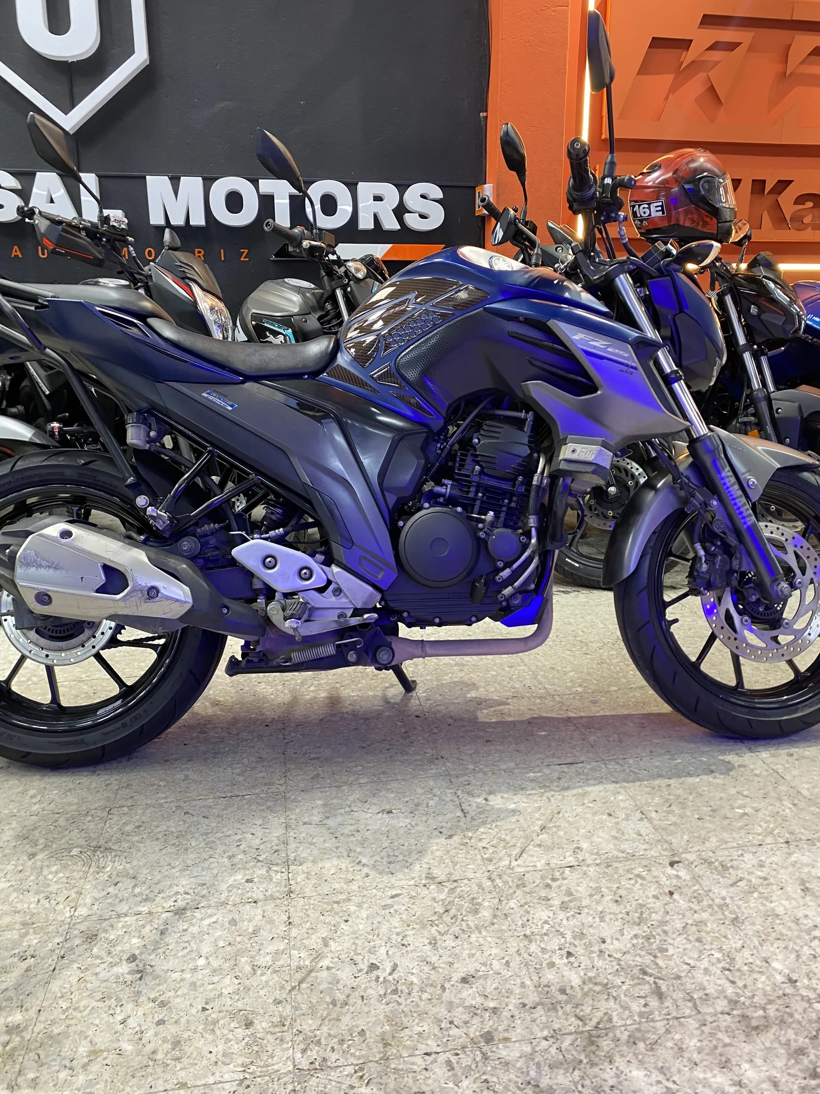 YAMAHA FZN foto 12